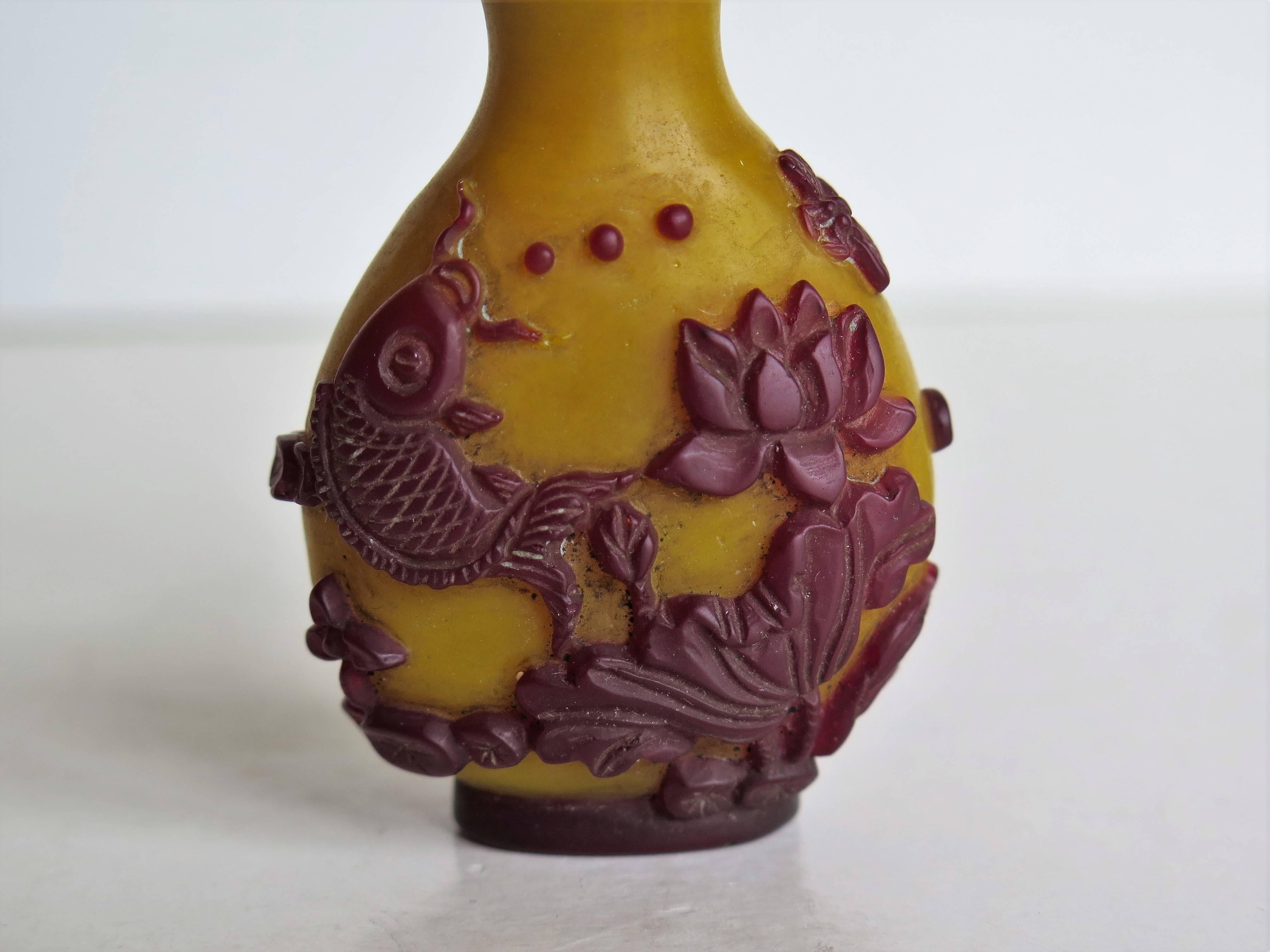 Hand-Crafted Chinese Snuff Bottle in Cameo or Overlay Glass, Circa 1920