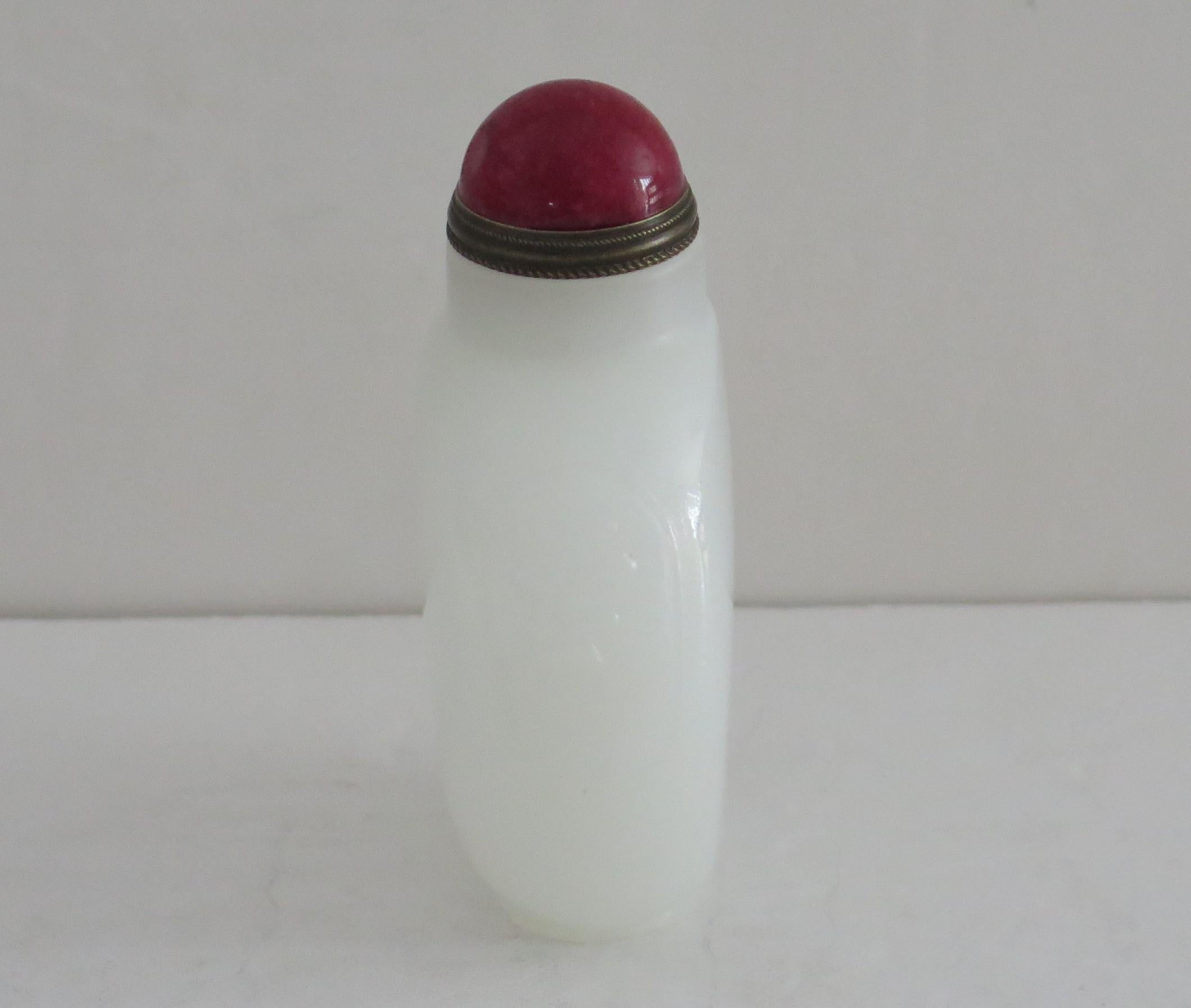 Chinese Snuff Bottle White Stone Hand Carved with Red Stone Spoon Top 1