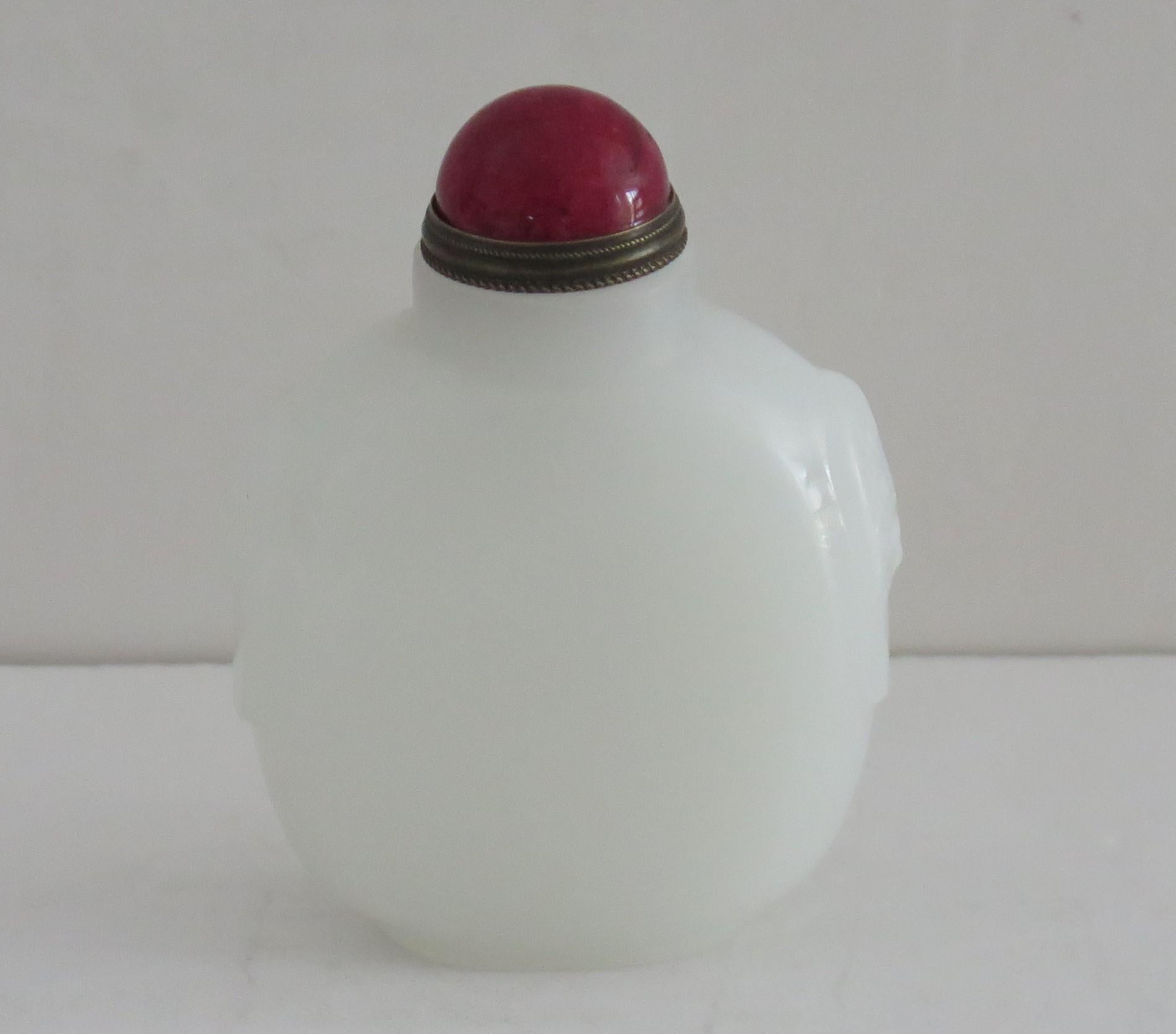 Chinese Snuff Bottle White Stone Hand Carved with Red Stone Spoon Top 3