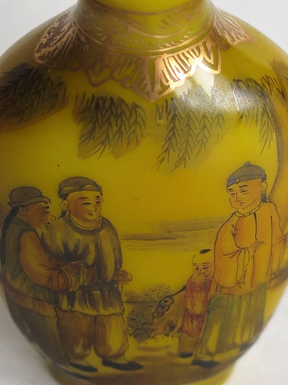 Chinese Snuff Bottle Yellow Milk Glass Hand Enamelled 4 Character Mark, Ca 1920 3