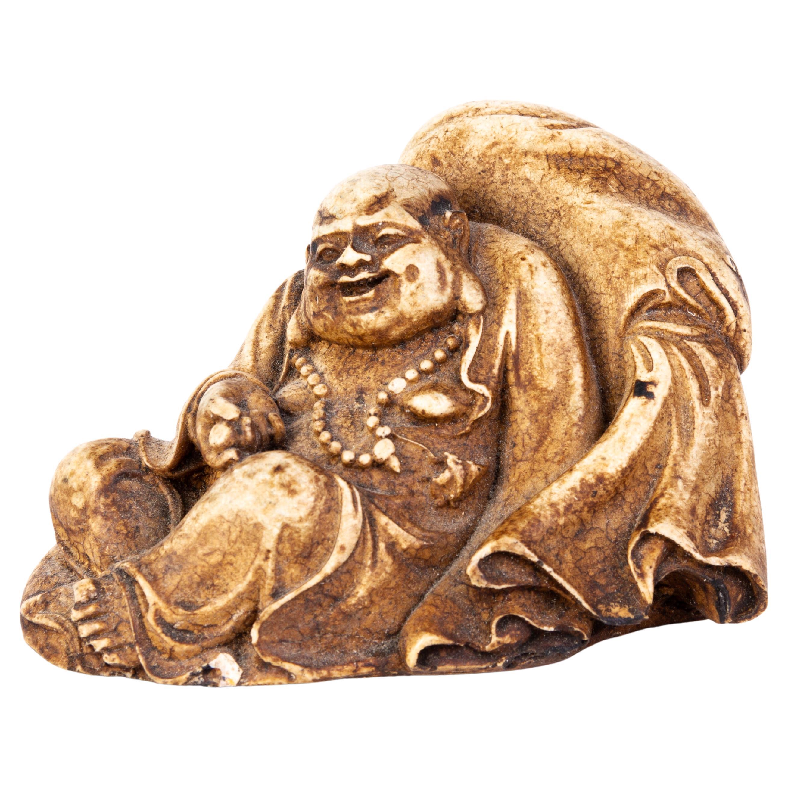 Sculpture de Bouddha en pierre de savon sculptée du 19ème siècle Qing