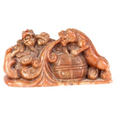 Chinesische Seifenschnitzerei-Schreibtisch-Siegel-Skulptur aus dem 19. Jahrhundert Qing