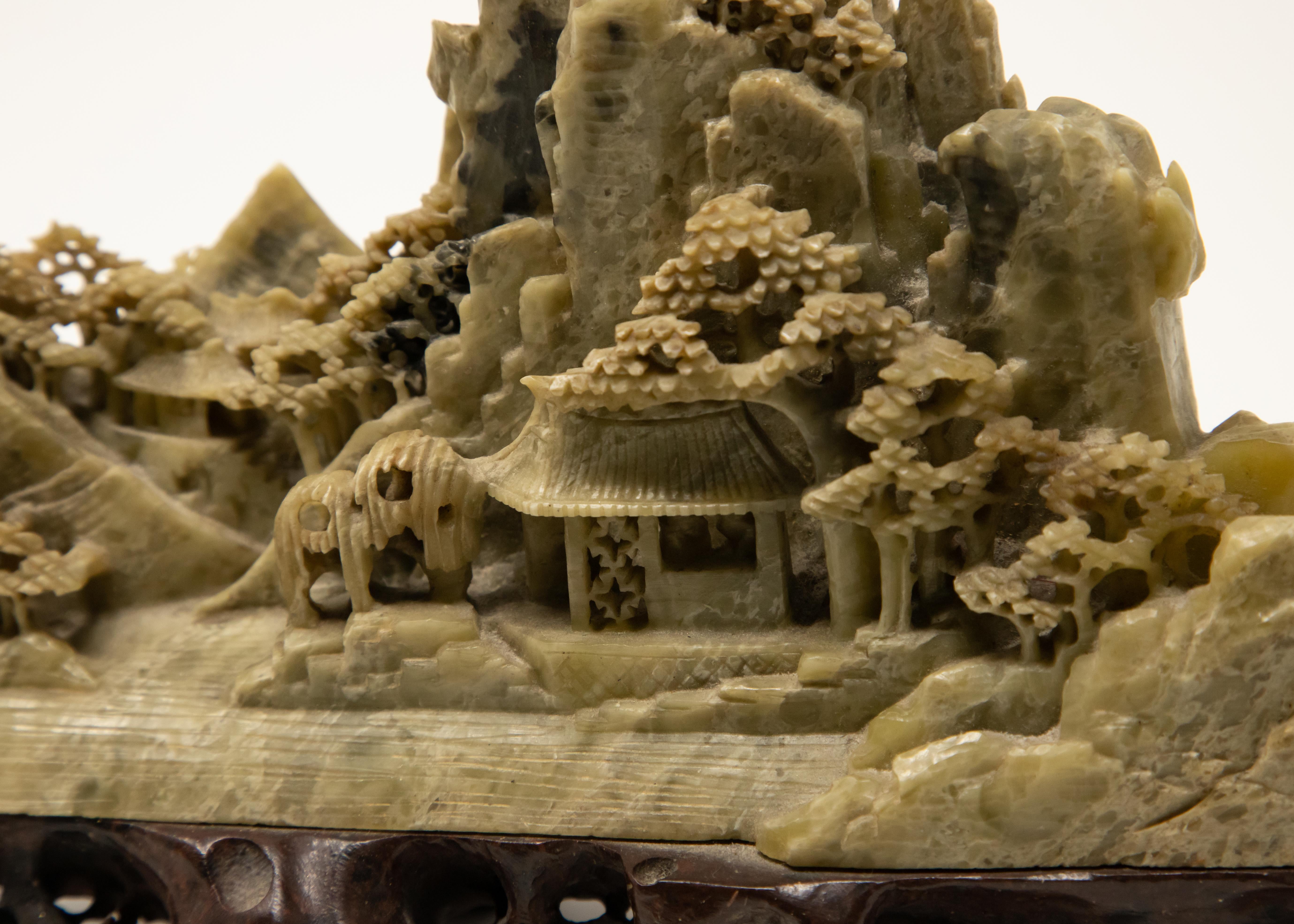Sculpture chinoise en stéatite représentant un paysage 3