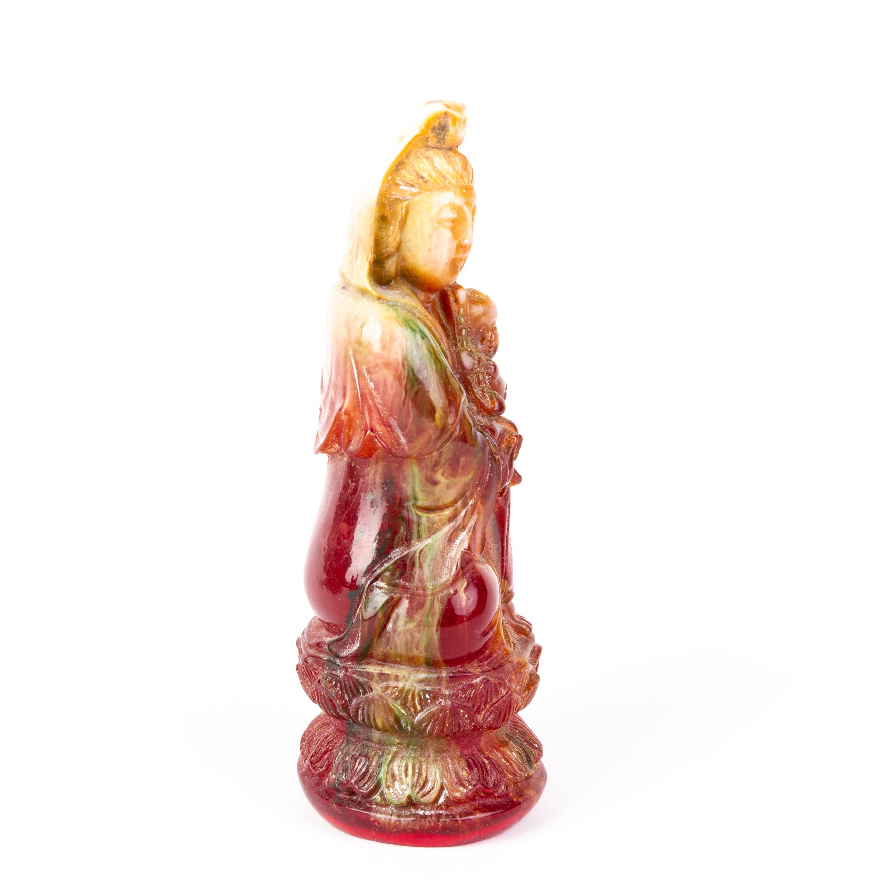 A finely carved Chinese soapstone carving sculpture of a Quanyin.
Chinese Carved Soapstone Sculpture 19th Century Qing
1820 to 1880 China, Qing Dynasty.
Very good condition.
From a private collection.
Free international shipping.
