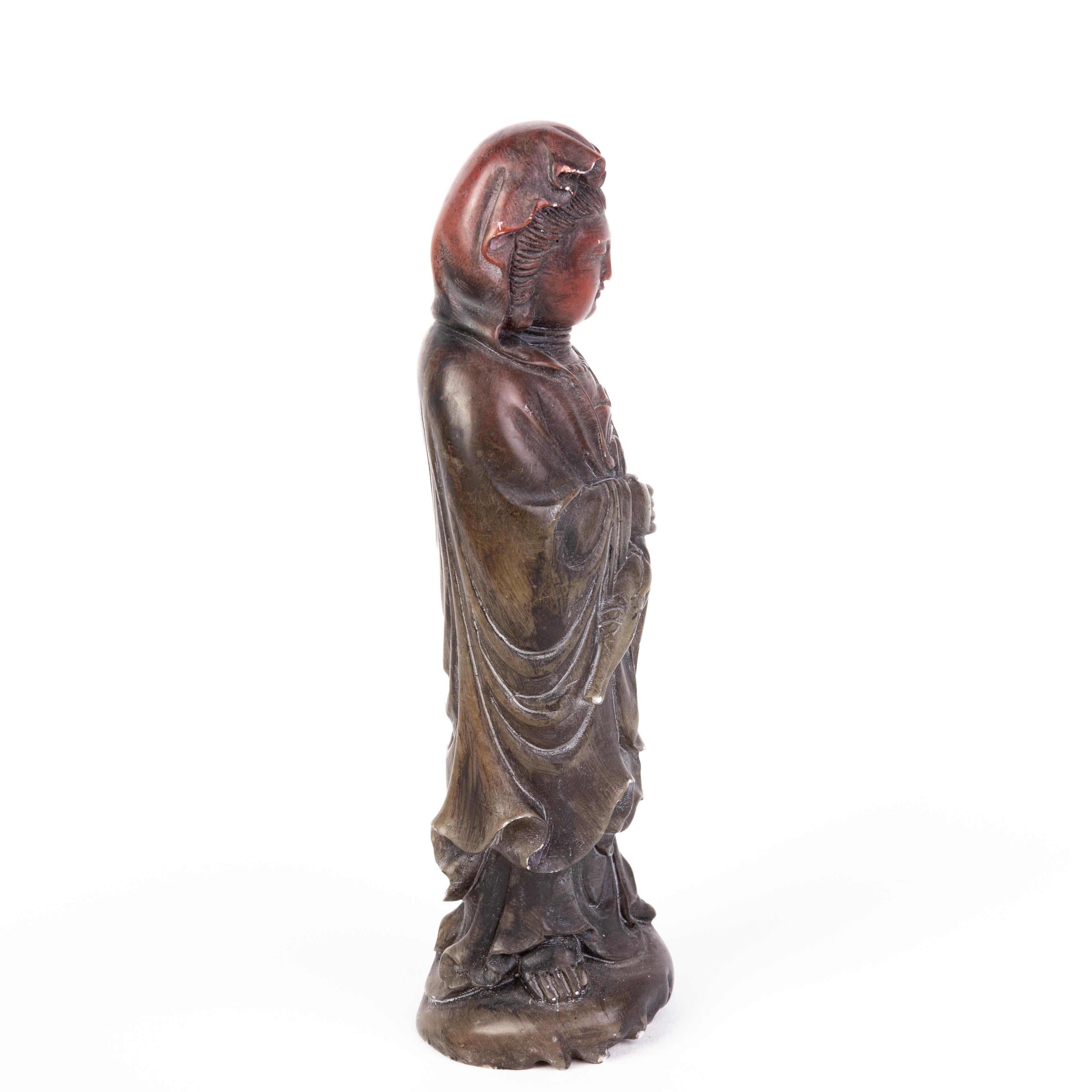 A finely carved Chinese soapstone carving of a Quanyin.
Chinese Carved Soapstone Sculpture 19th Century Qing
1820 to 1880 China, Qing Dynasty.
Very good condition.
From a private collection.
Free international shipping.