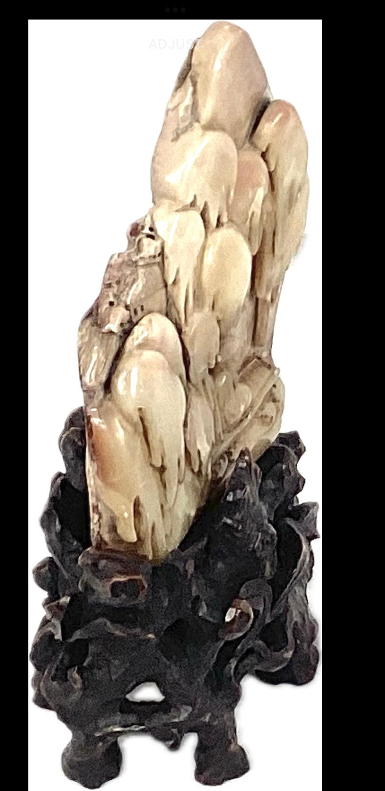Talla china de montaña, aldea y hombre sentado en piedra jabón en Bueno estado para la venta en Bradenton, FL