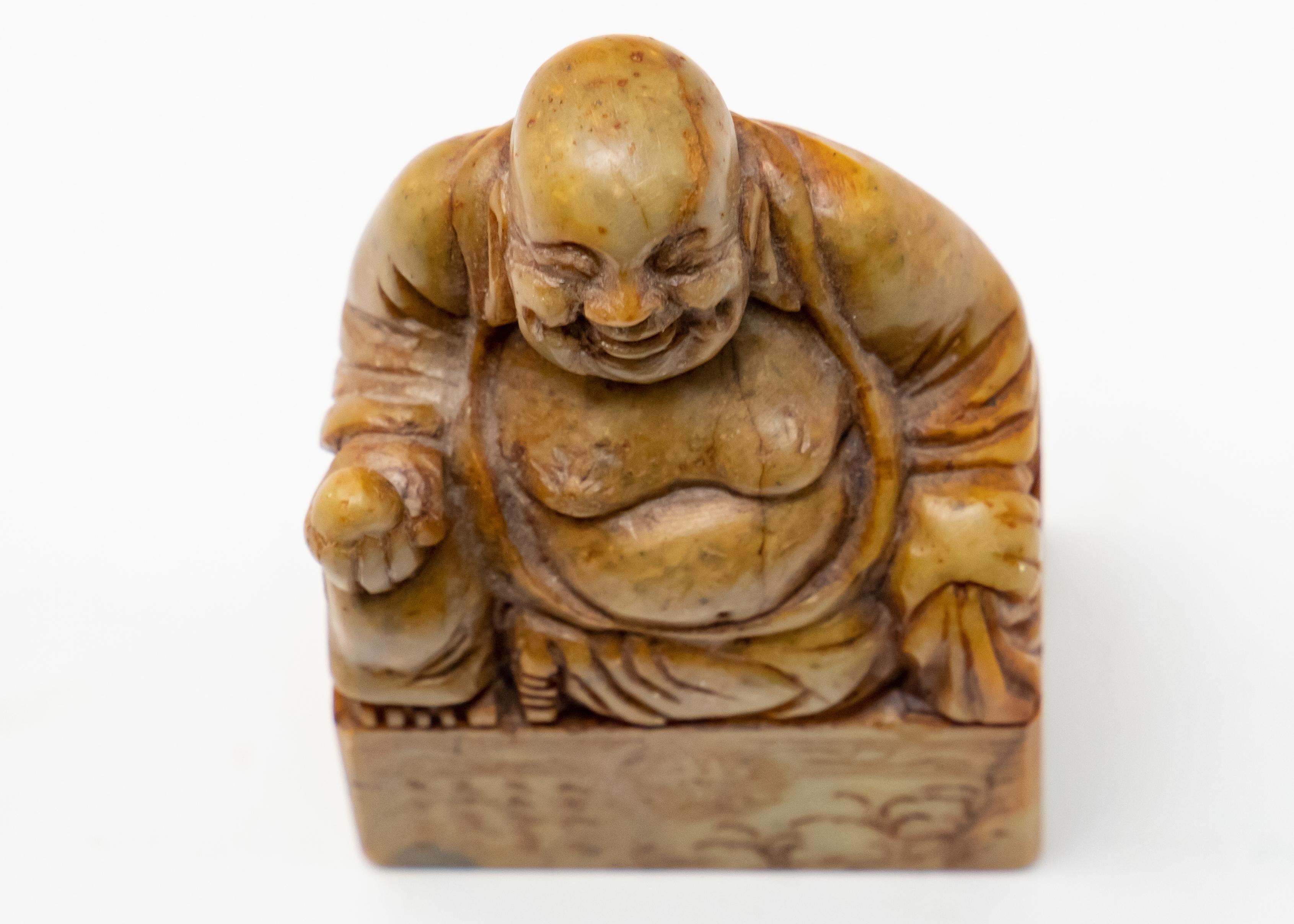 Chinese Soapstone with Shoushan Buddha Hand Carved Chop Seal For Sale 1