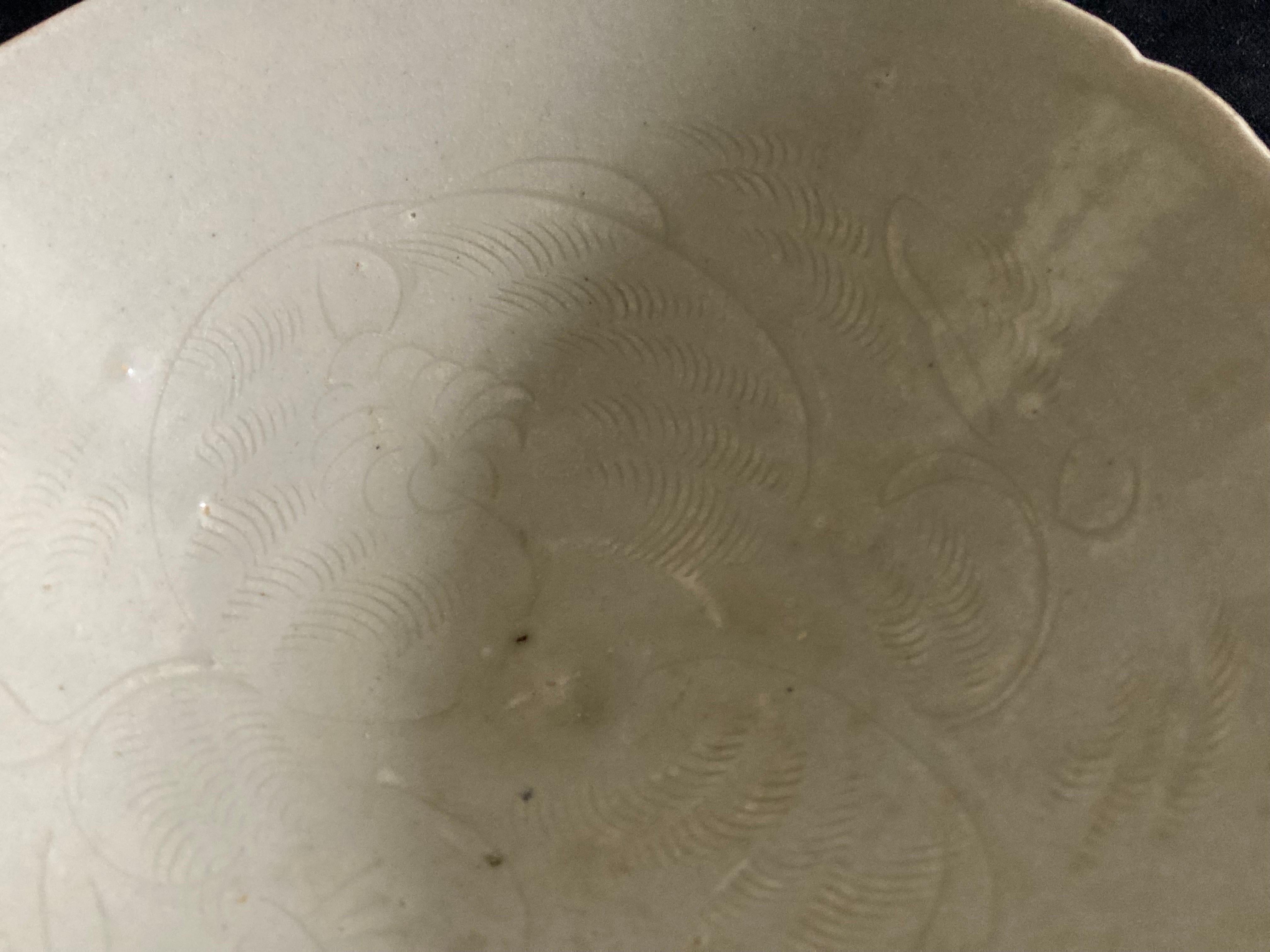 Chinese Song Period Celadon Glazed Bowl For Sale 4