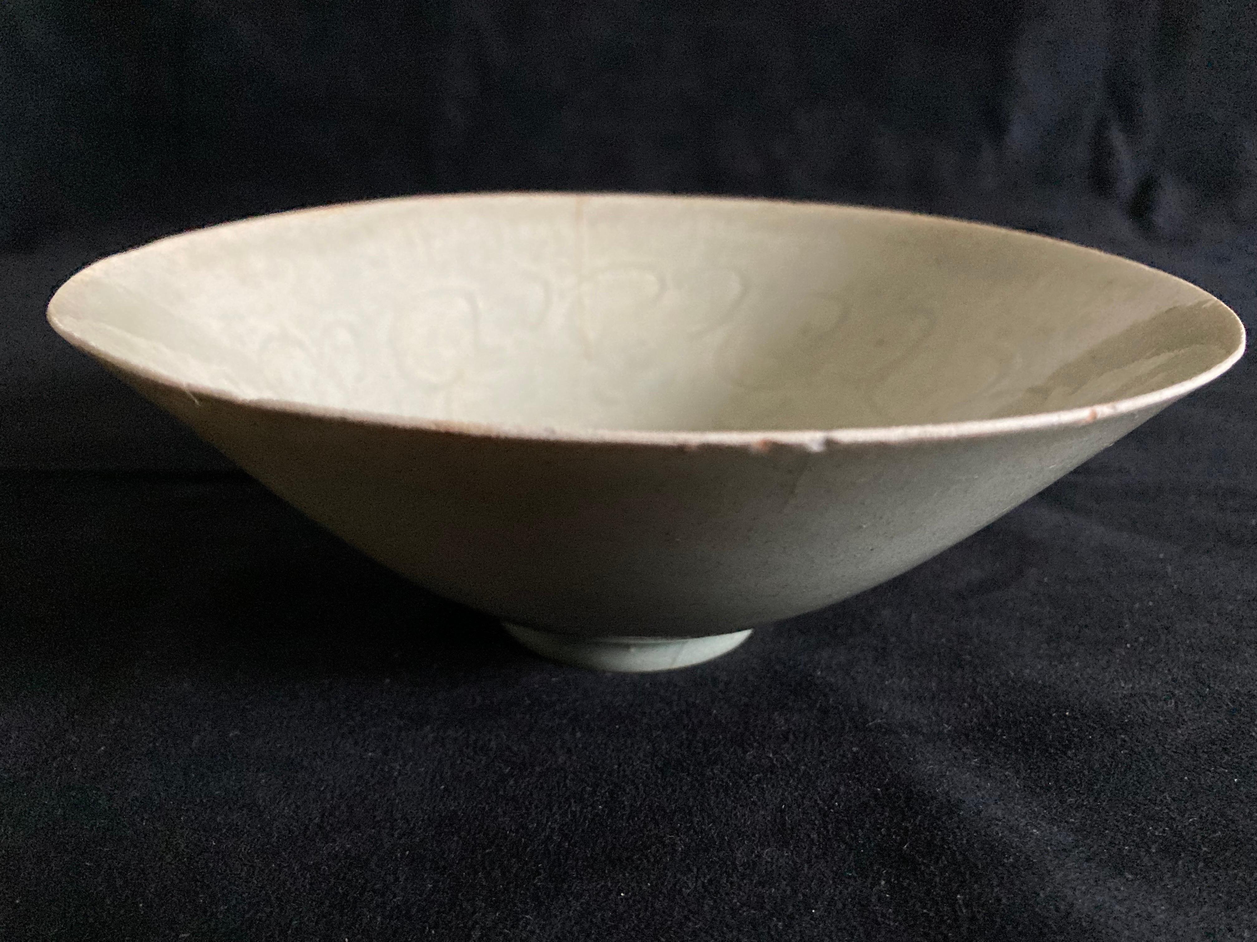 Chinese Song Period Celadon Glazed Bowl For Sale 7