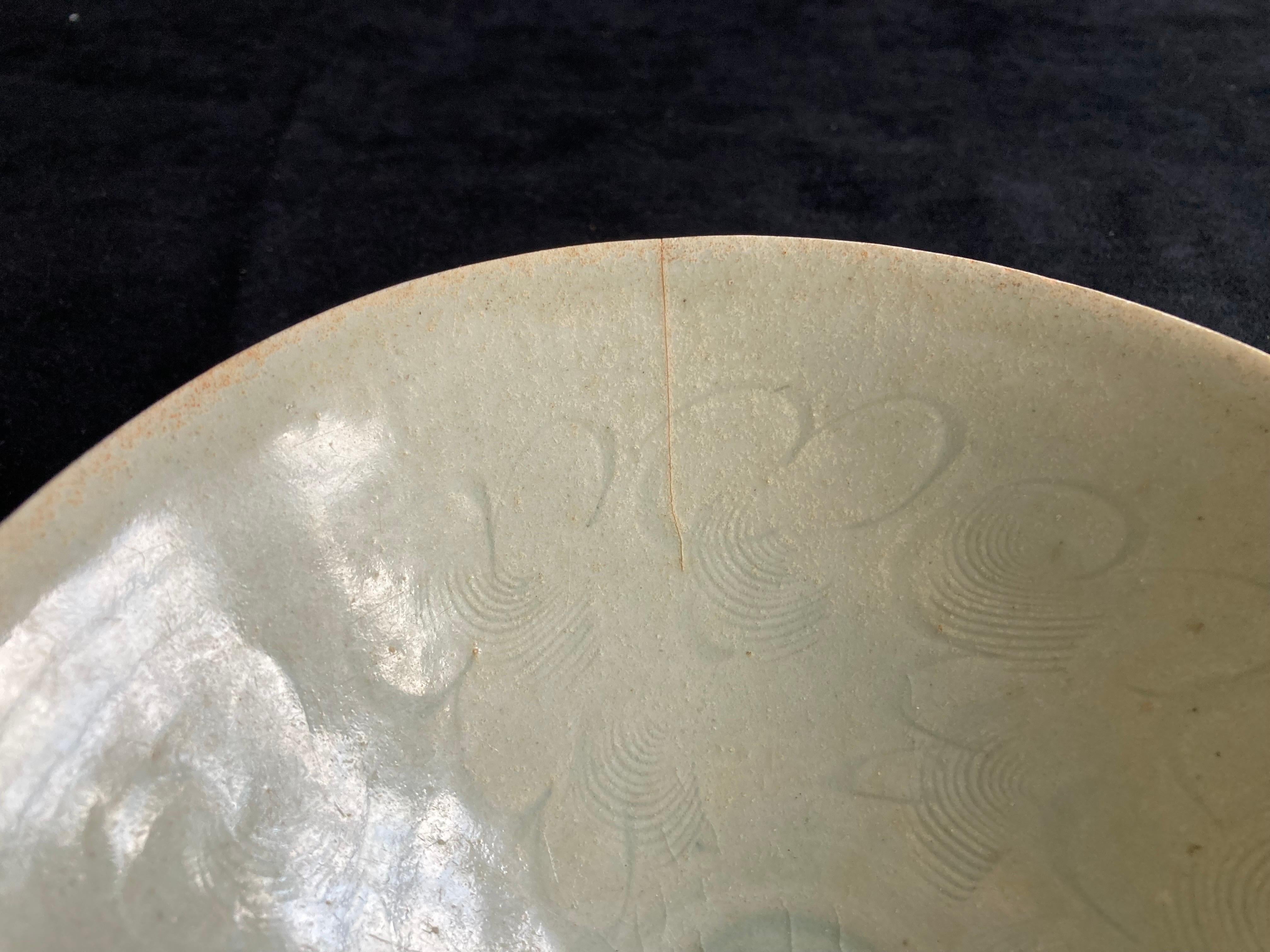 Chinese Song Period Celadon Glazed Bowl For Sale 8