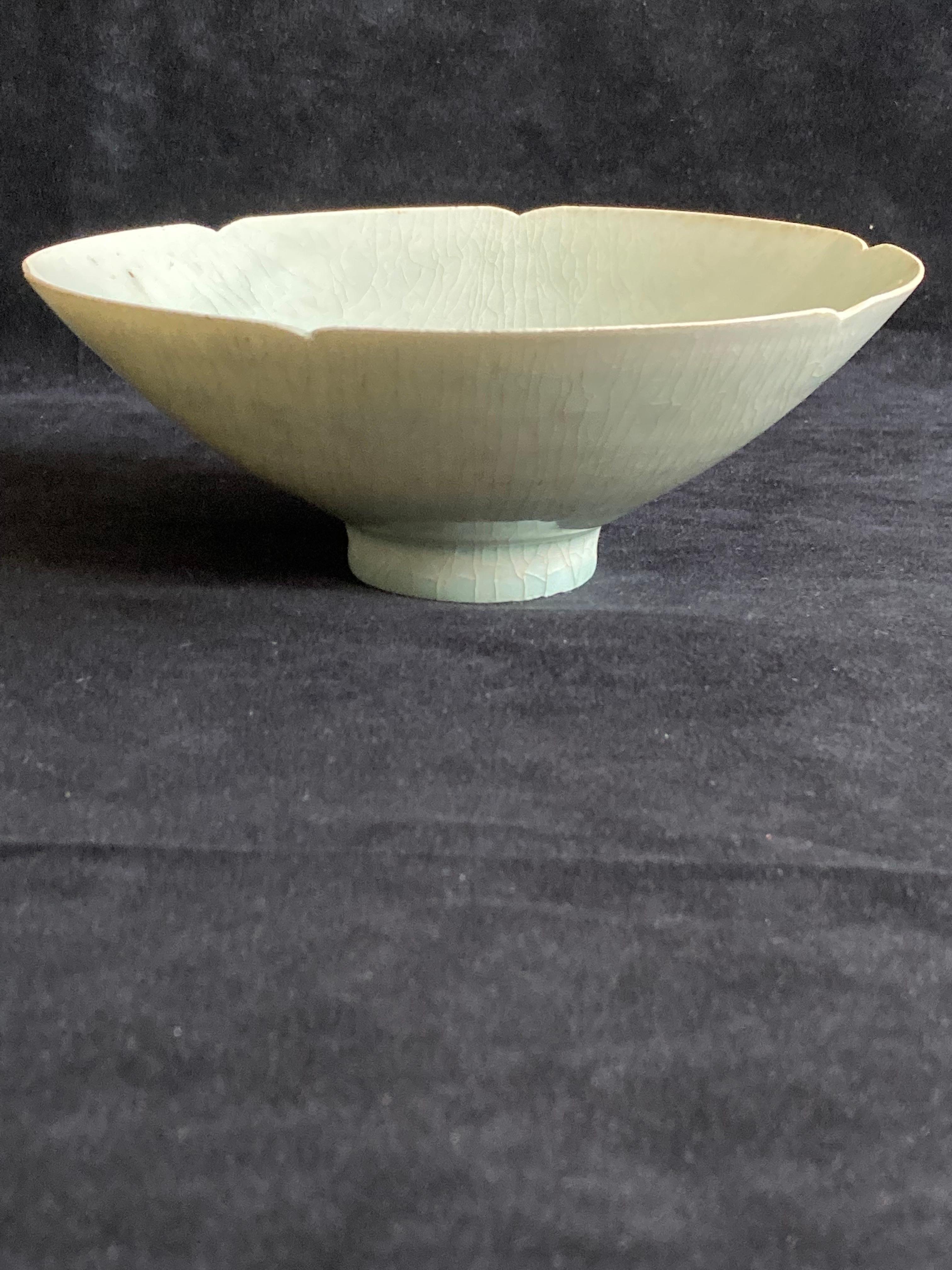 Chinese Song Period Celadon Glazed Bowl In Fair Condition For Sale In London, GB