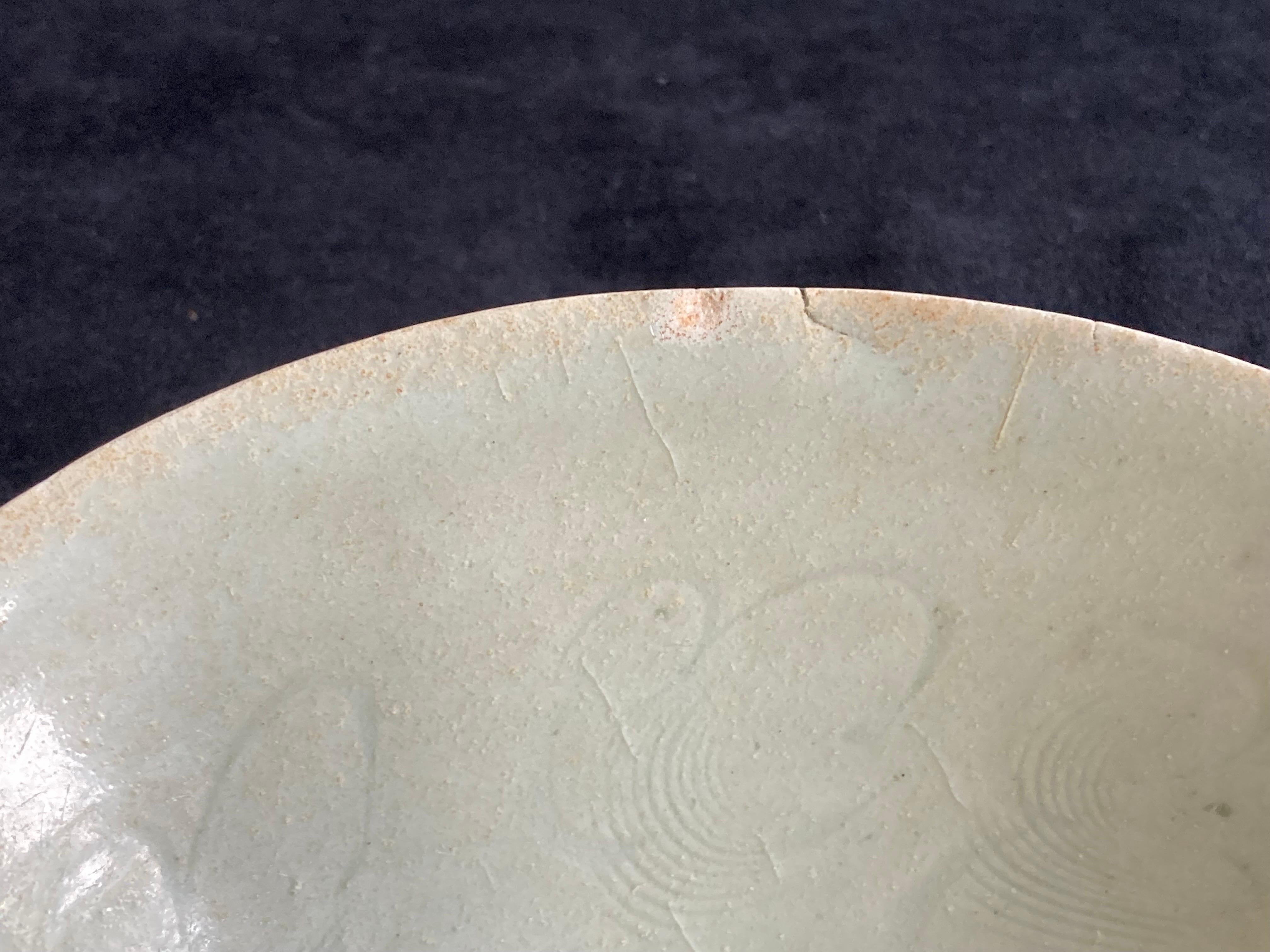 Chinese Song Period Celadon Glazed Bowl For Sale 2