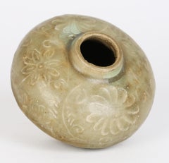 Chinese Song/Yuan Dynasty Flower Molded Longquan Celadon Pottery Jar