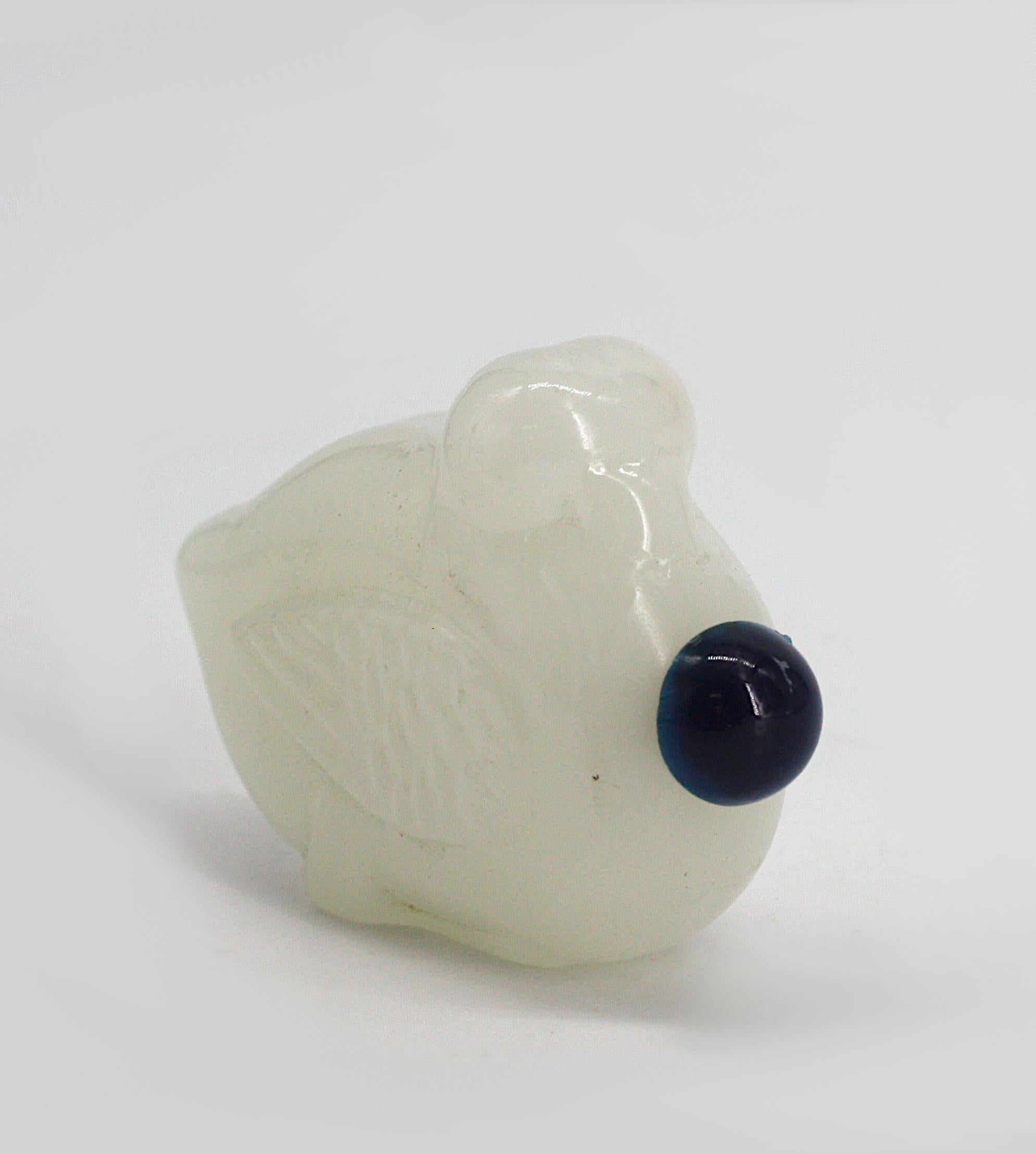 20ième siècle Bouteille à priser chinoise en verre blanc en forme de moineau en vente