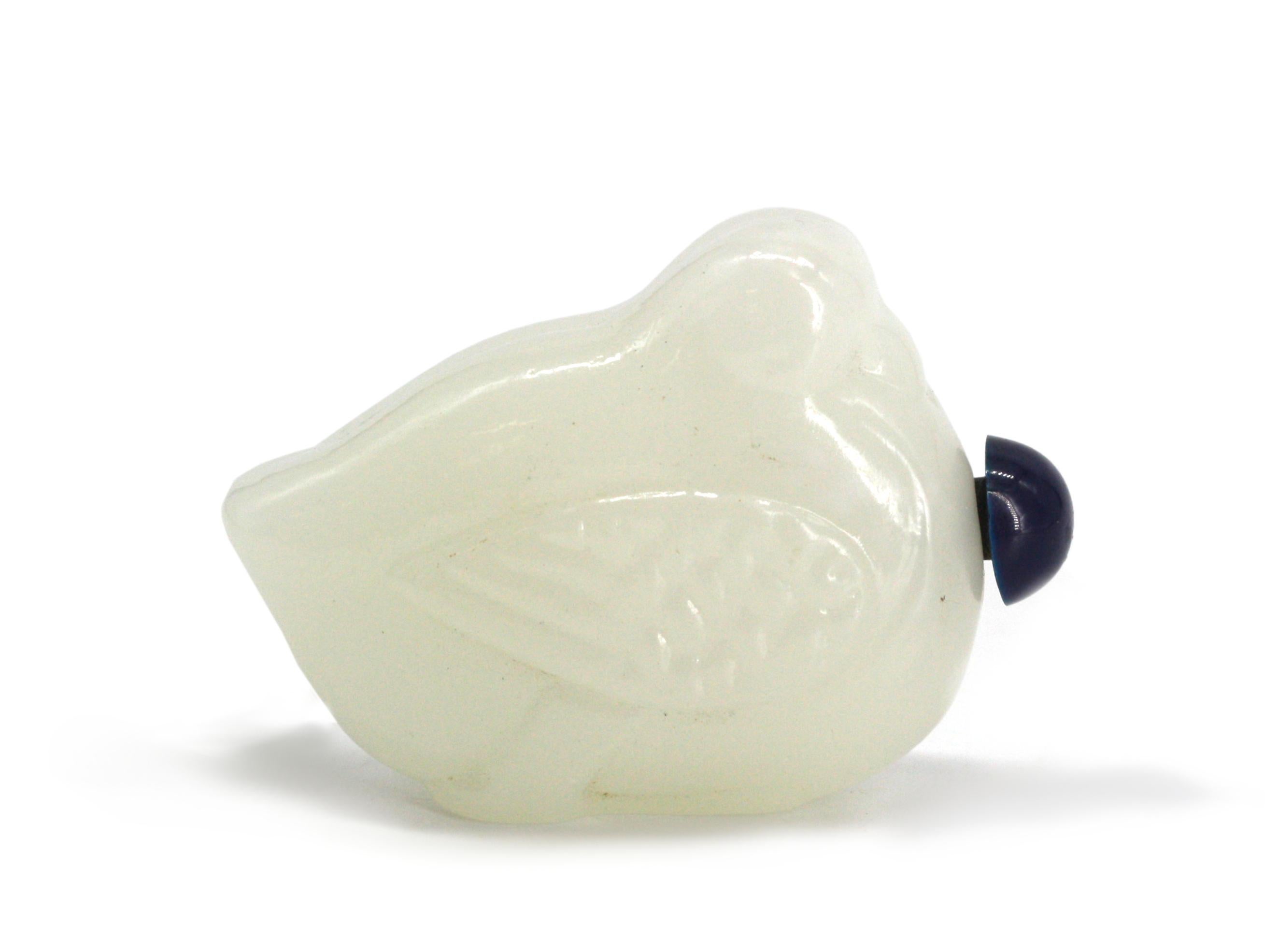 Bouteille à priser chinoise en verre blanc en forme de moineau en vente 2