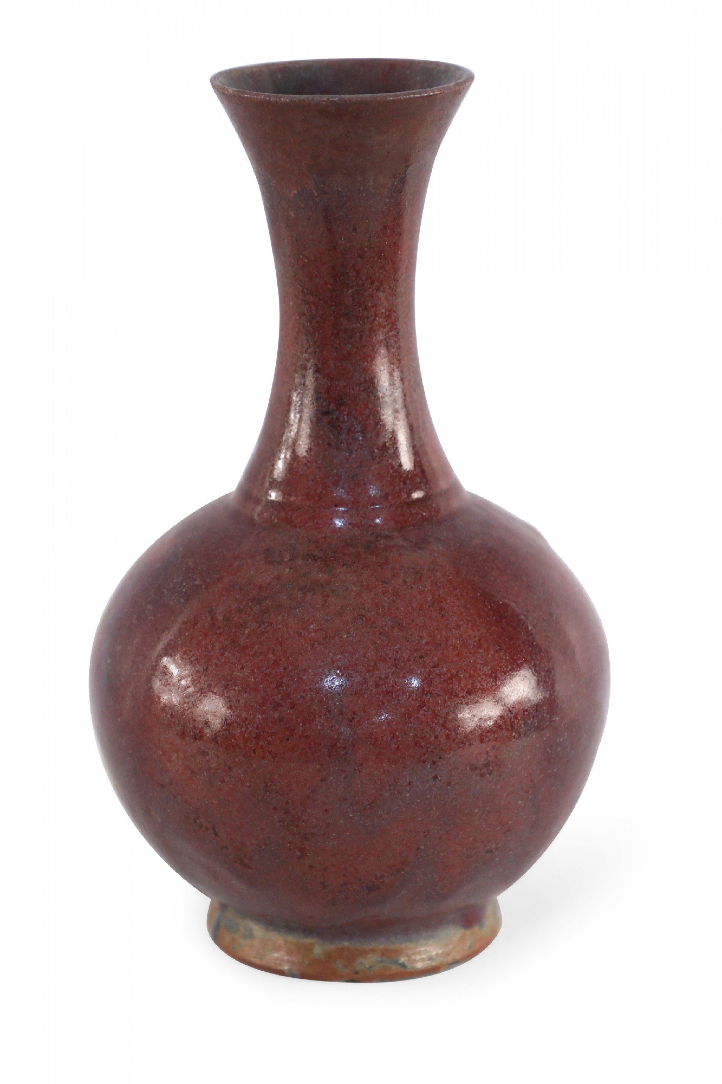 Chinese Speckled Maroon Glazed Porcelain Vase In Good Condition For Sale In New York, NY