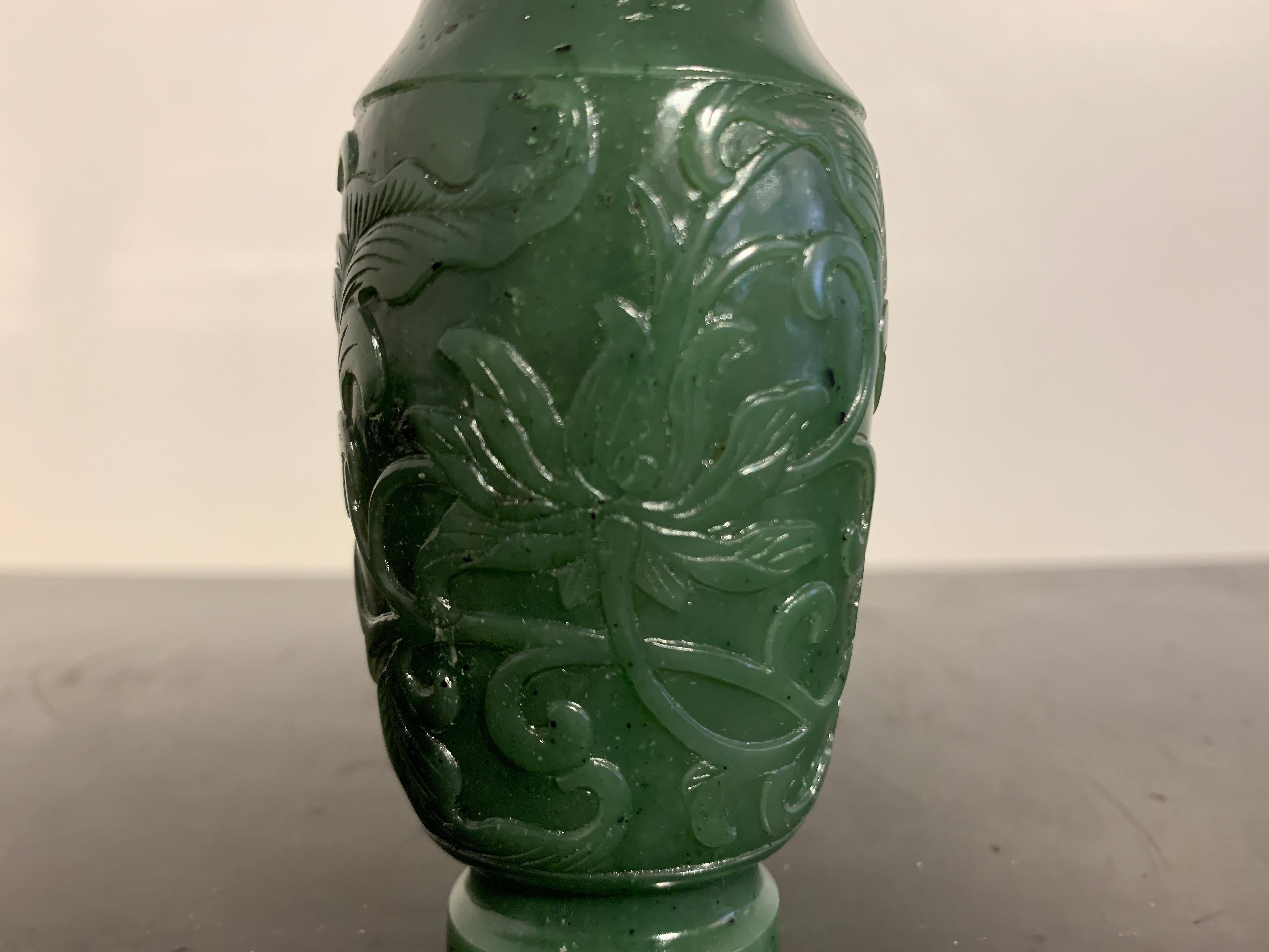 Chinese Spinach Green Jade Incense Tool Vase, Qing Dynasty, 18th/19th Century For Sale 7
