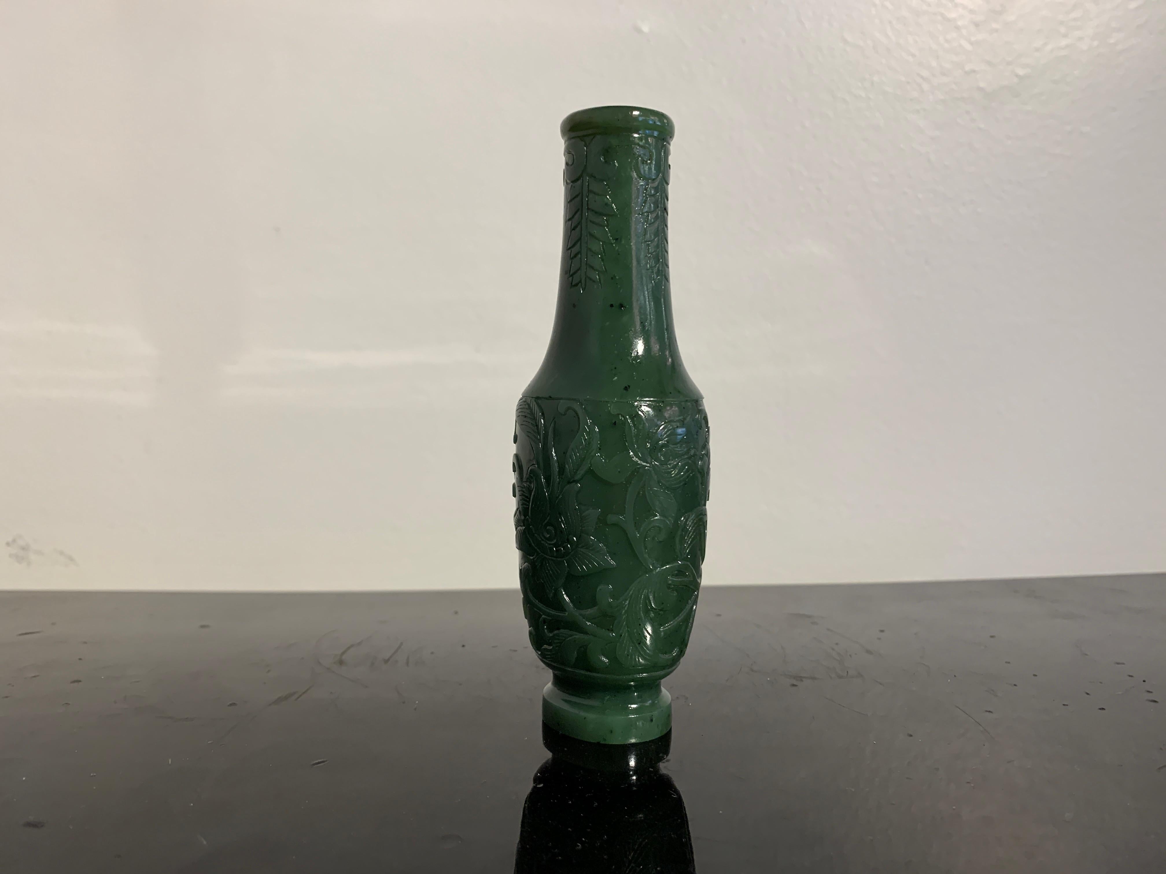 Chinese Spinach Green Jade Incense Tool Vase, Qing Dynasty, 18th/19th Century For Sale 3