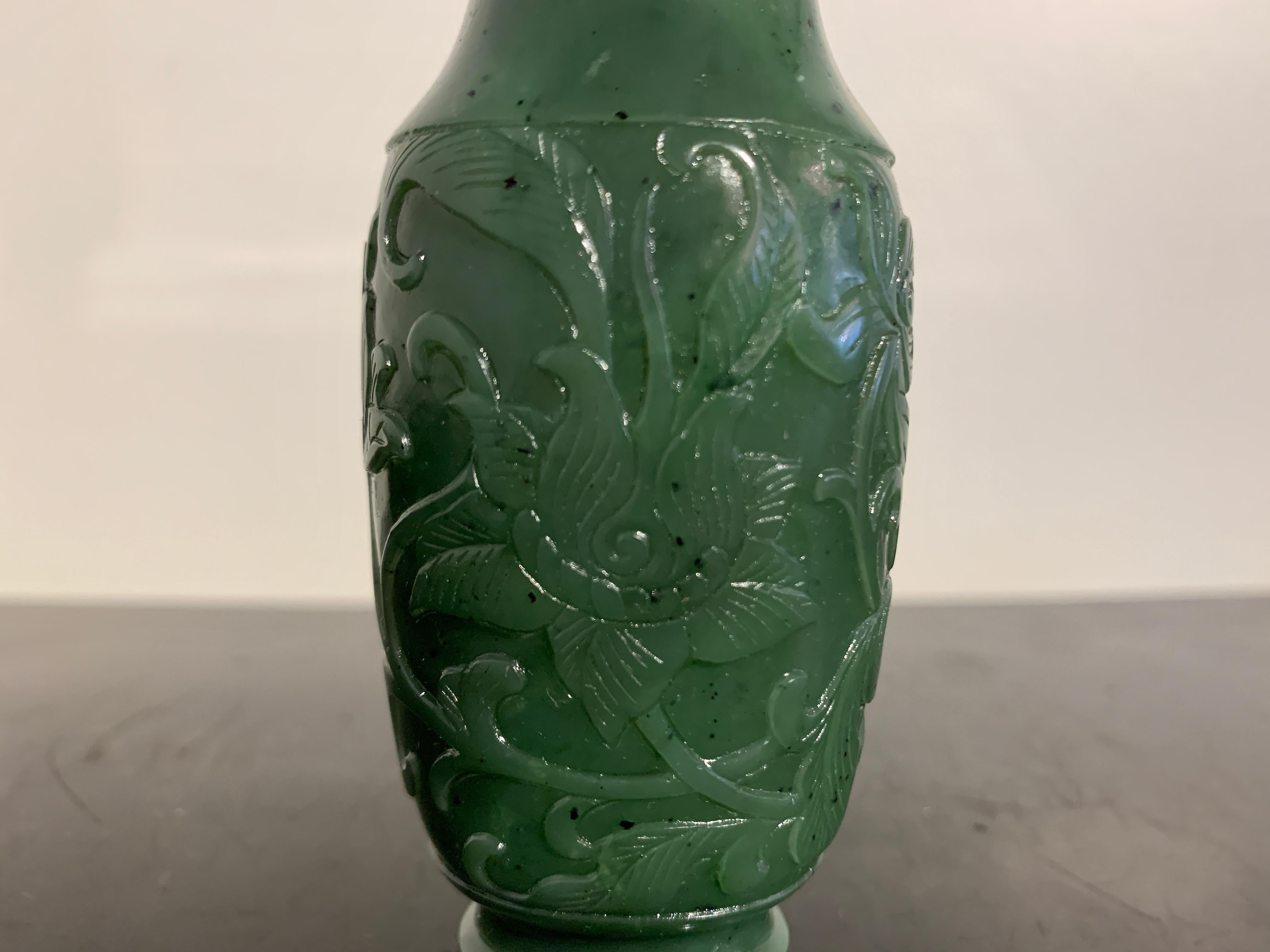 Chinese Spinach Green Jade Incense Tool Vase, Qing Dynasty, 18th/19th Century For Sale 4