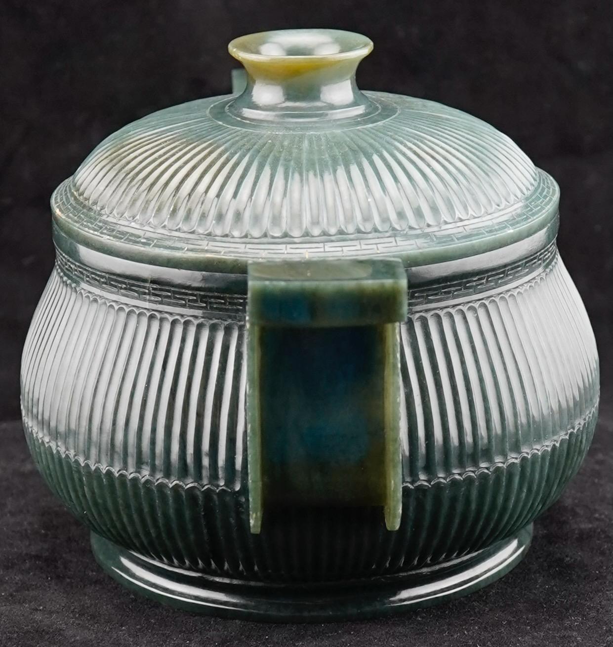 Exportation chinoise Encensoir et couvercle chinois en Jade Greene & Greene, dynastie Qing en vente