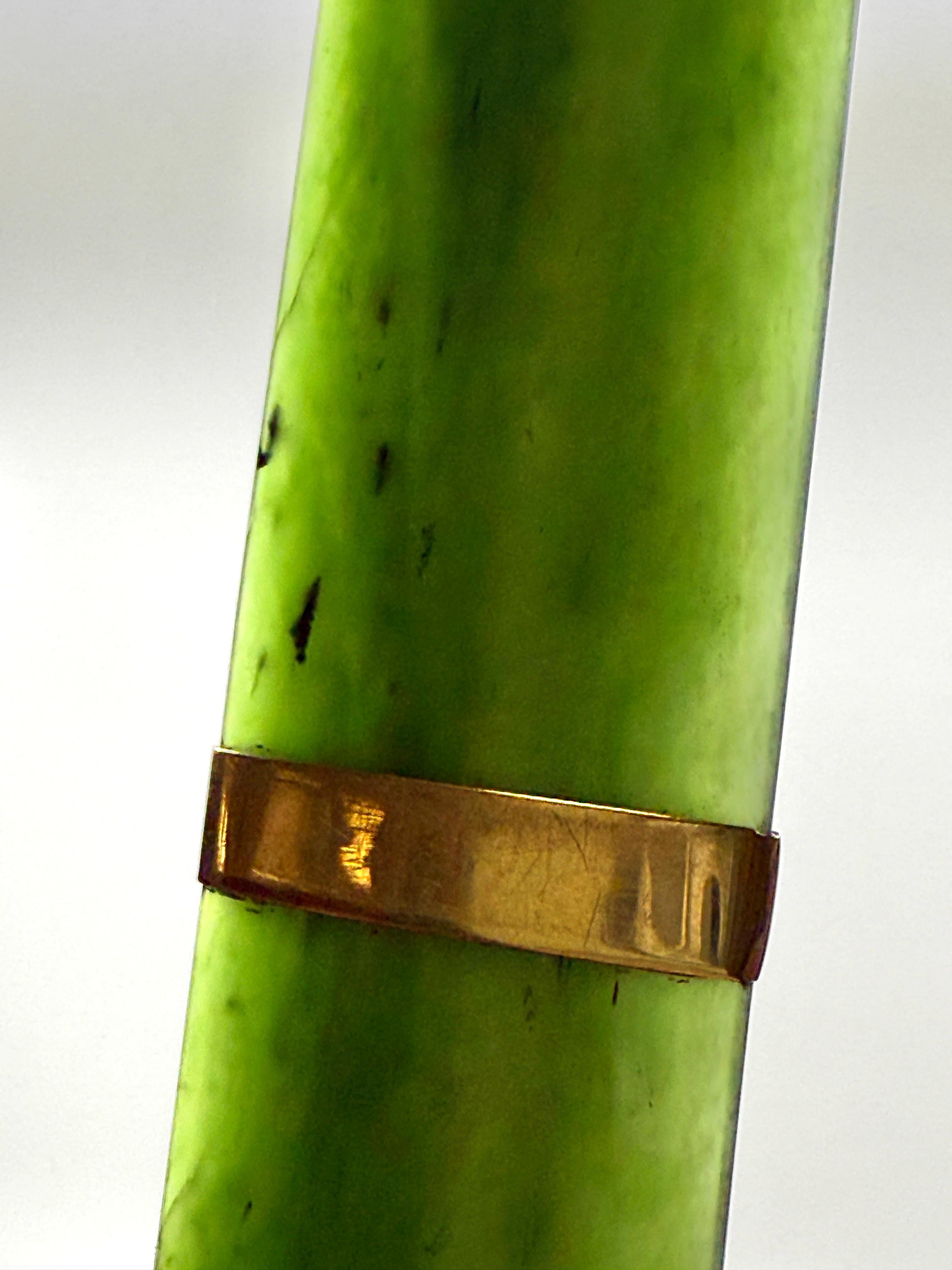 Chinese Spinach Jade and Gold Page Turner with a small Agate Page Turner For Sale 5