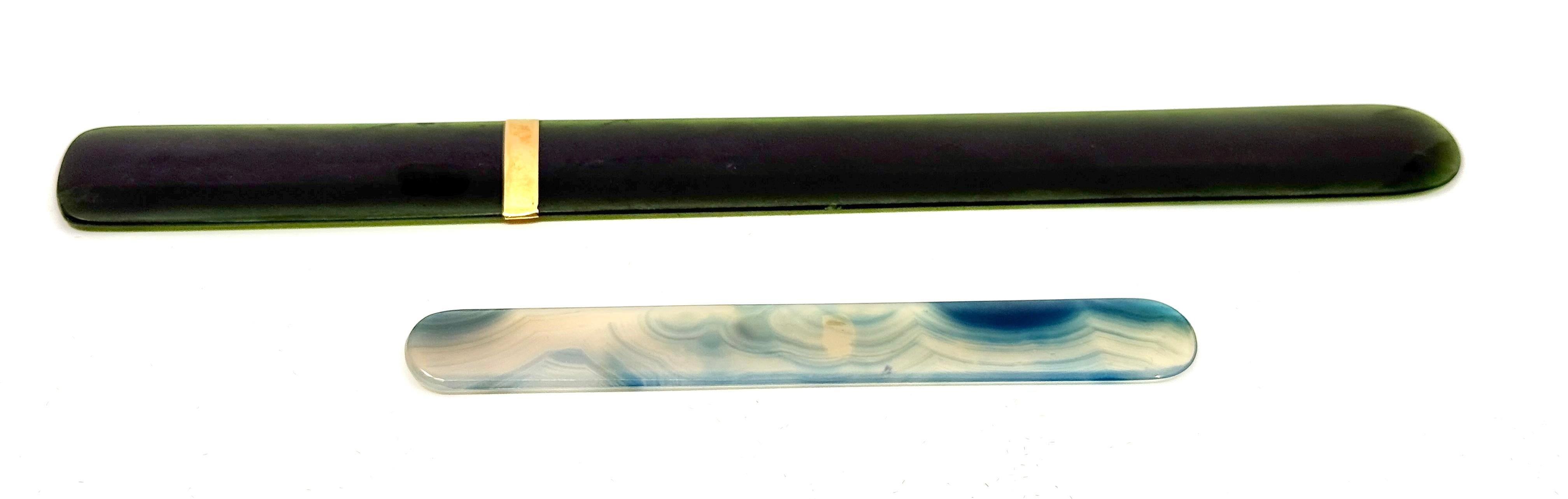Chinese Spinach Jade and Gold Page Turner with a small Agate Page Turner For Sale 12