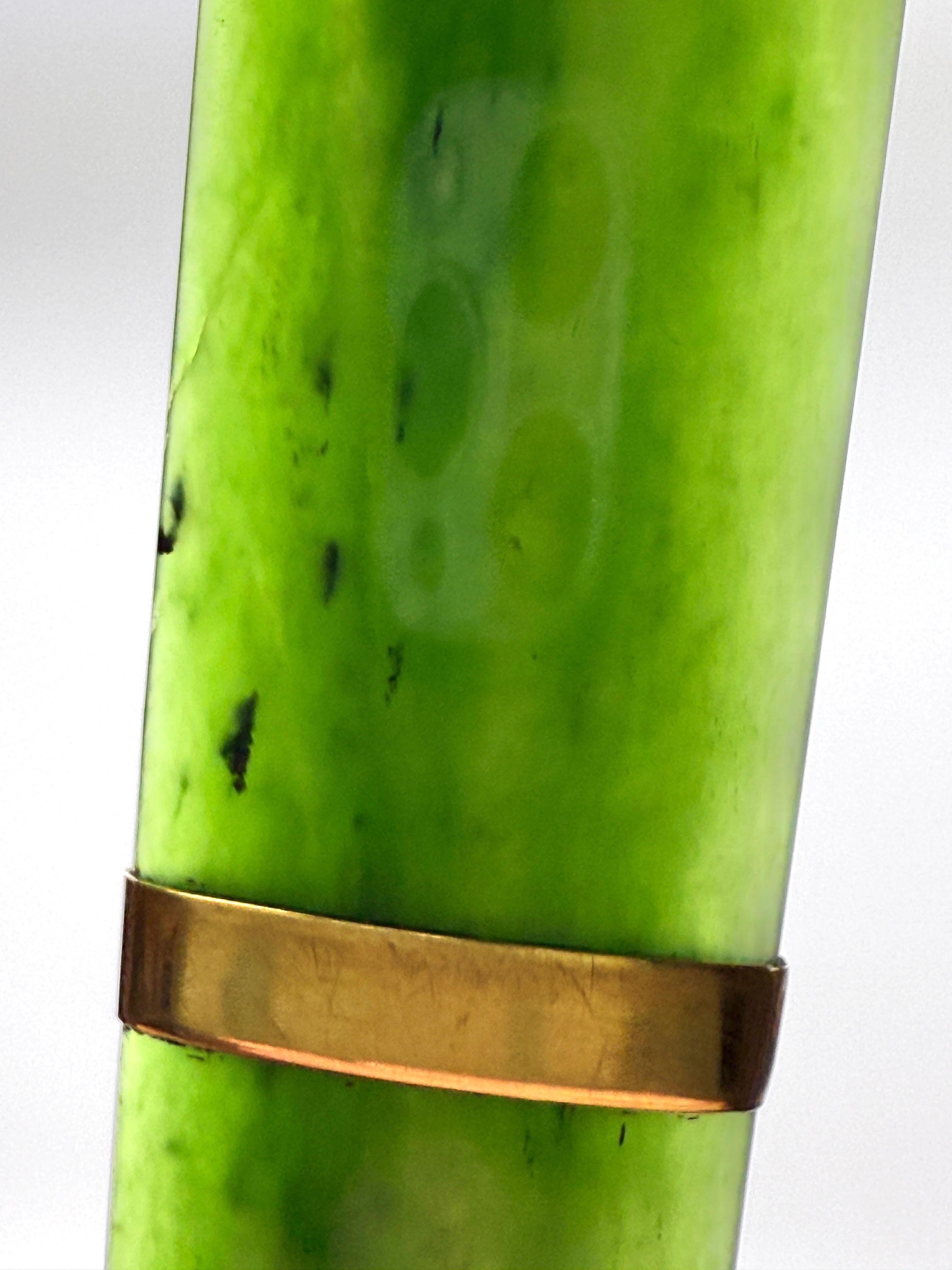 Chinese Spinach Jade and Gold Page Turner with a small Agate Page Turner For Sale 3