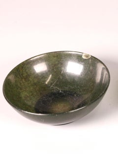 Cuenco chino de jade con espinacas