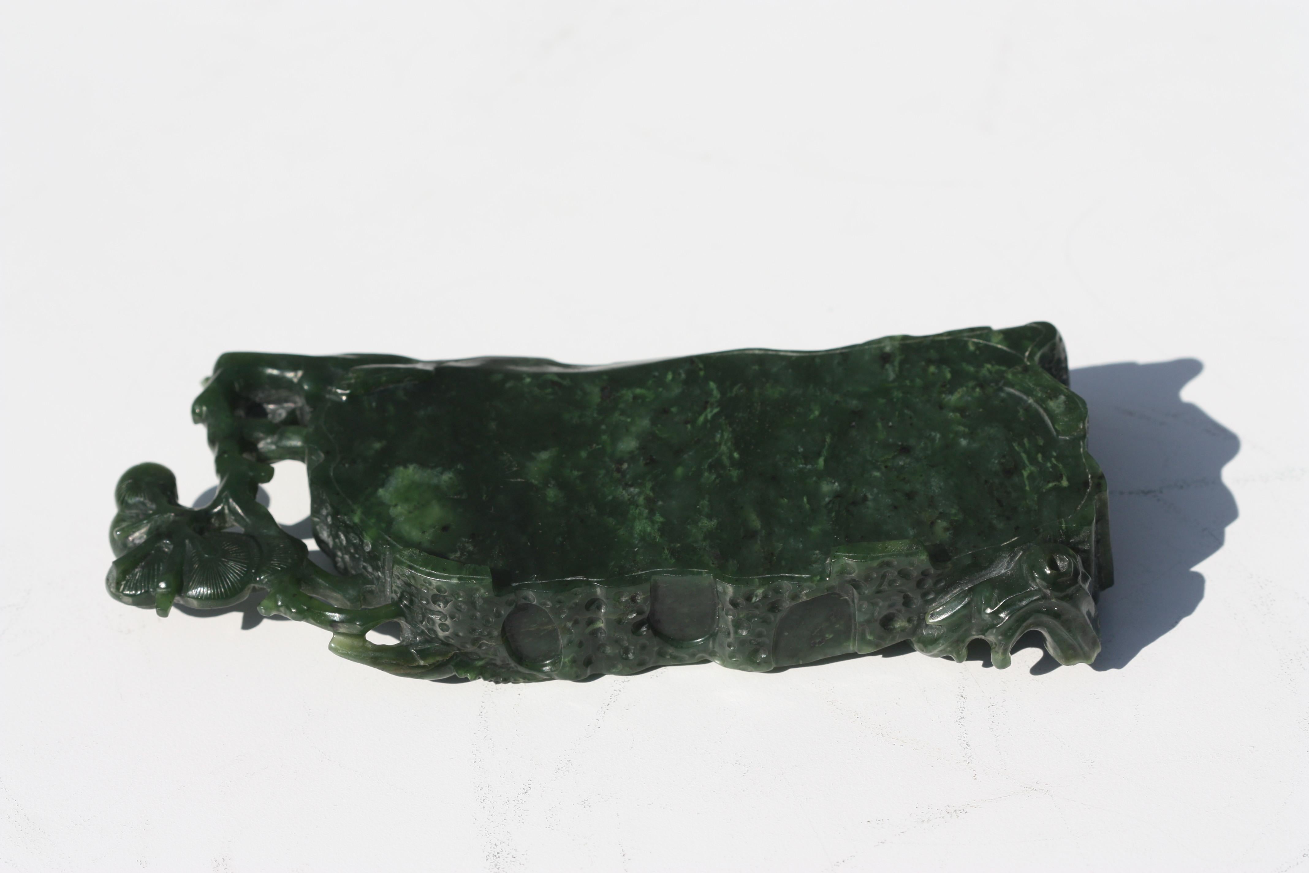 20ième siècle Lave-pinceau chinois en jade épinard en vente