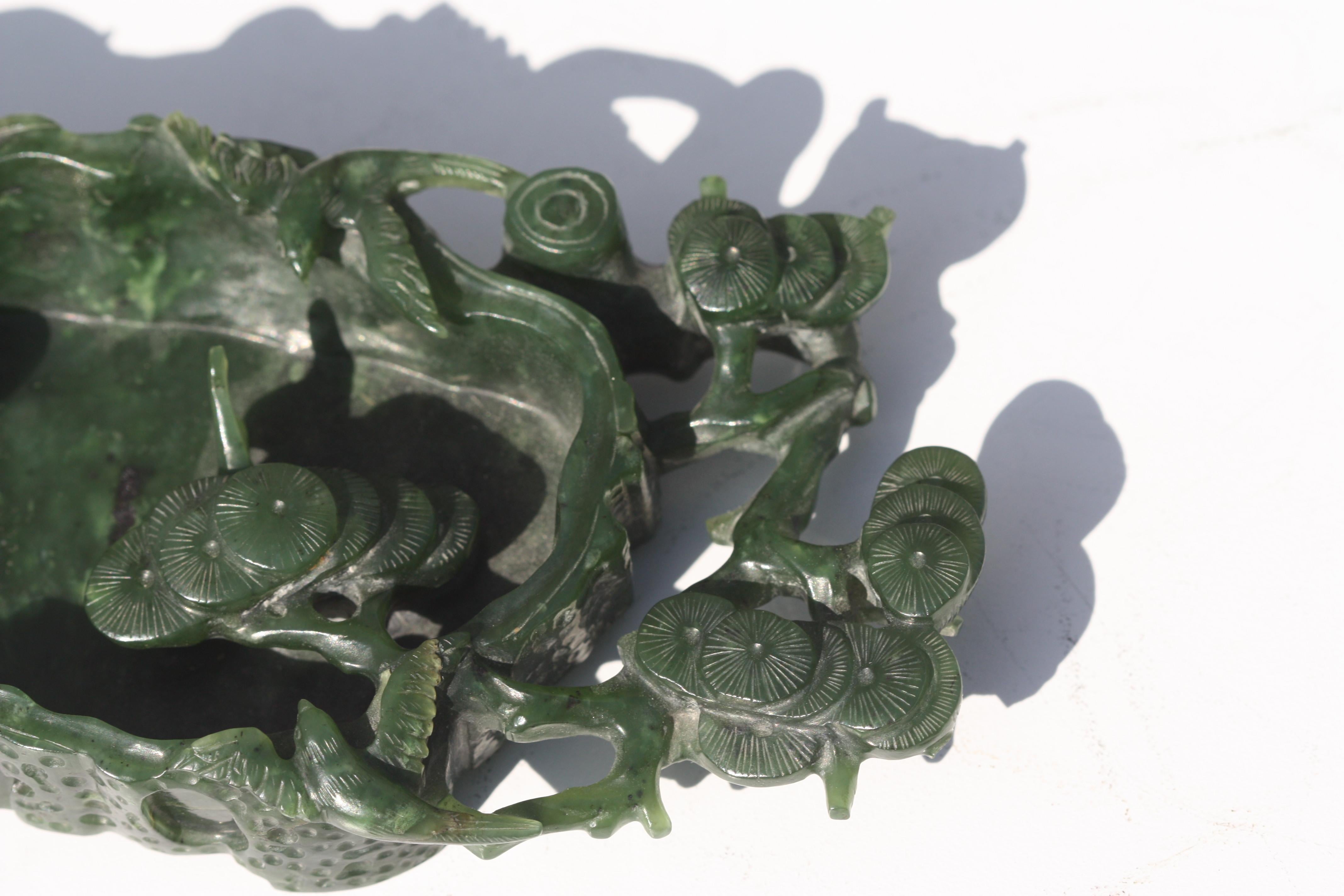 Jade Lave-pinceau chinois en jade épinard en vente