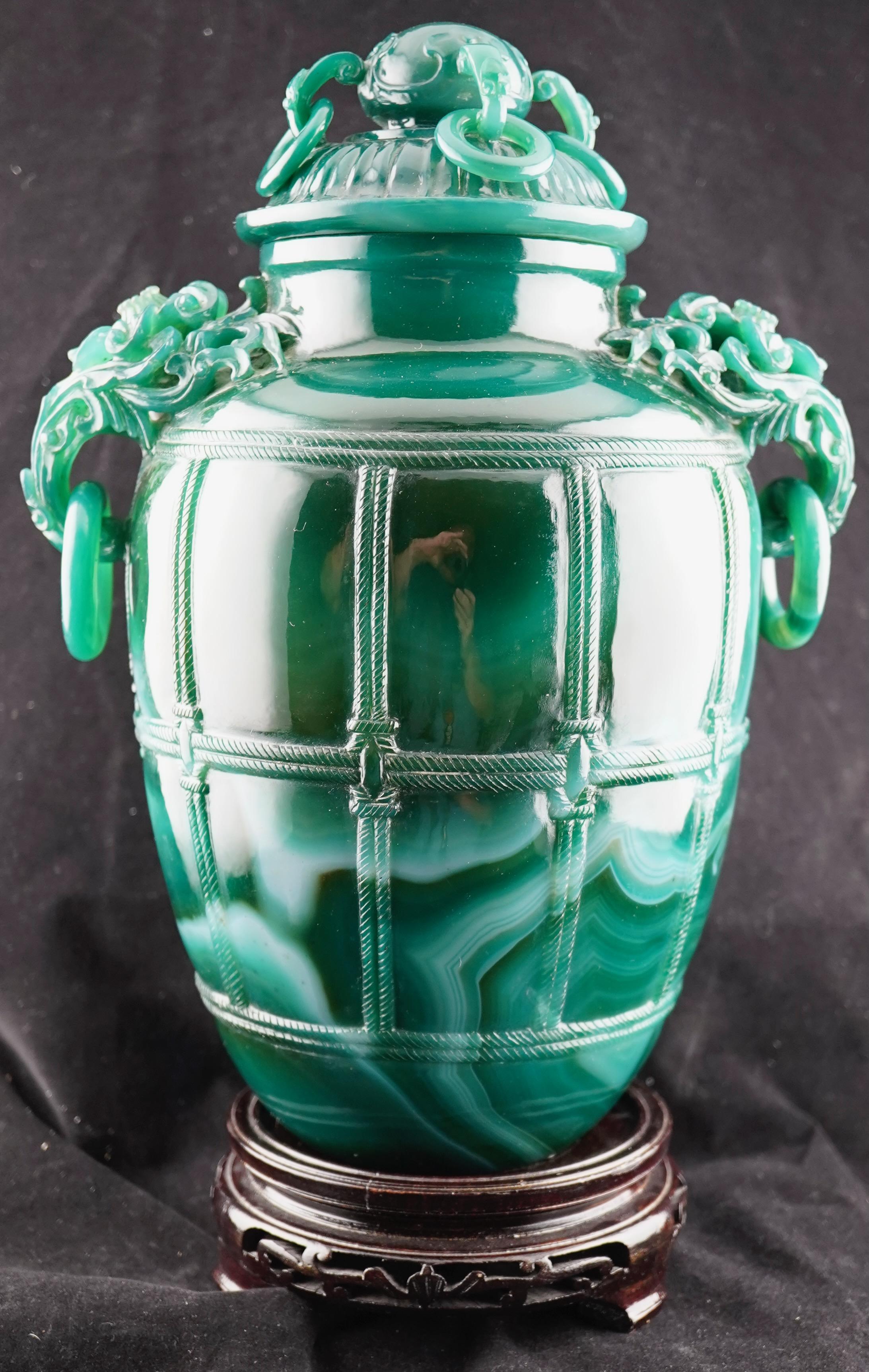 Archaistic Chinese Spinach Jade Finely Executed Covered Vase in Roped Barrel Form For Sale