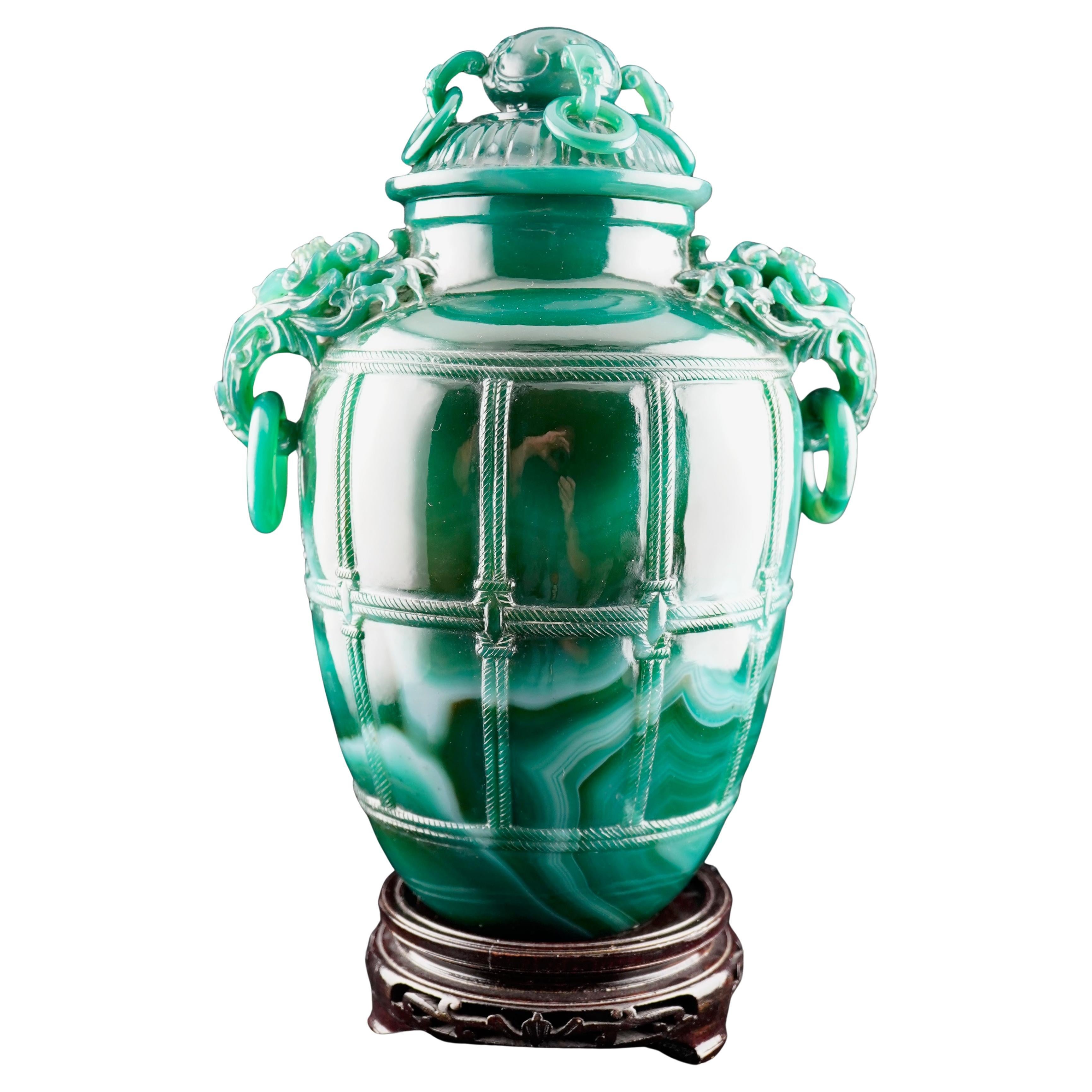 Chinese Spinach Jade Finely Executed Covered Vase in Roped Barrel Form For Sale