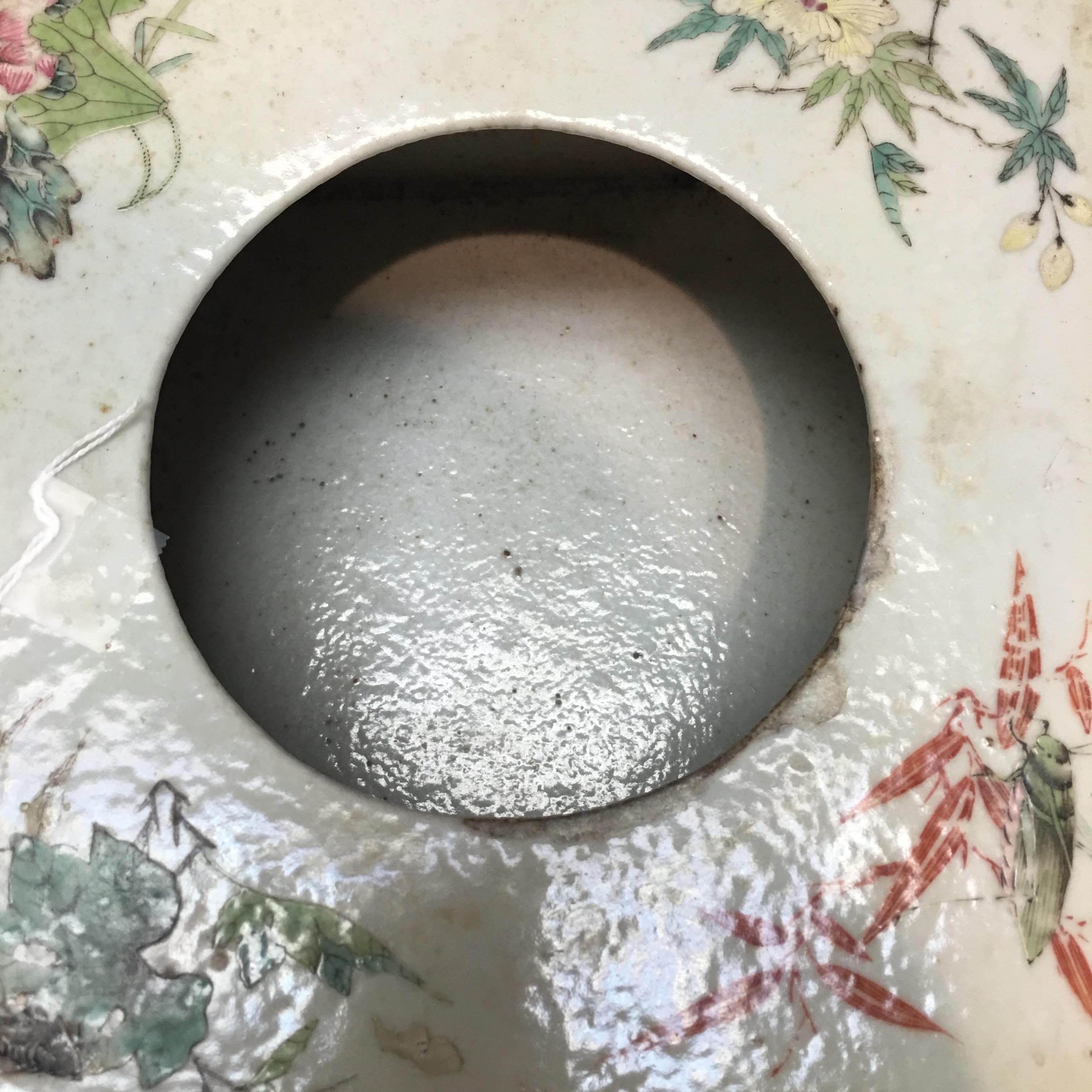 Vaso cinese di forma quadrata in porcellana, XIX secolo. in vendita 5