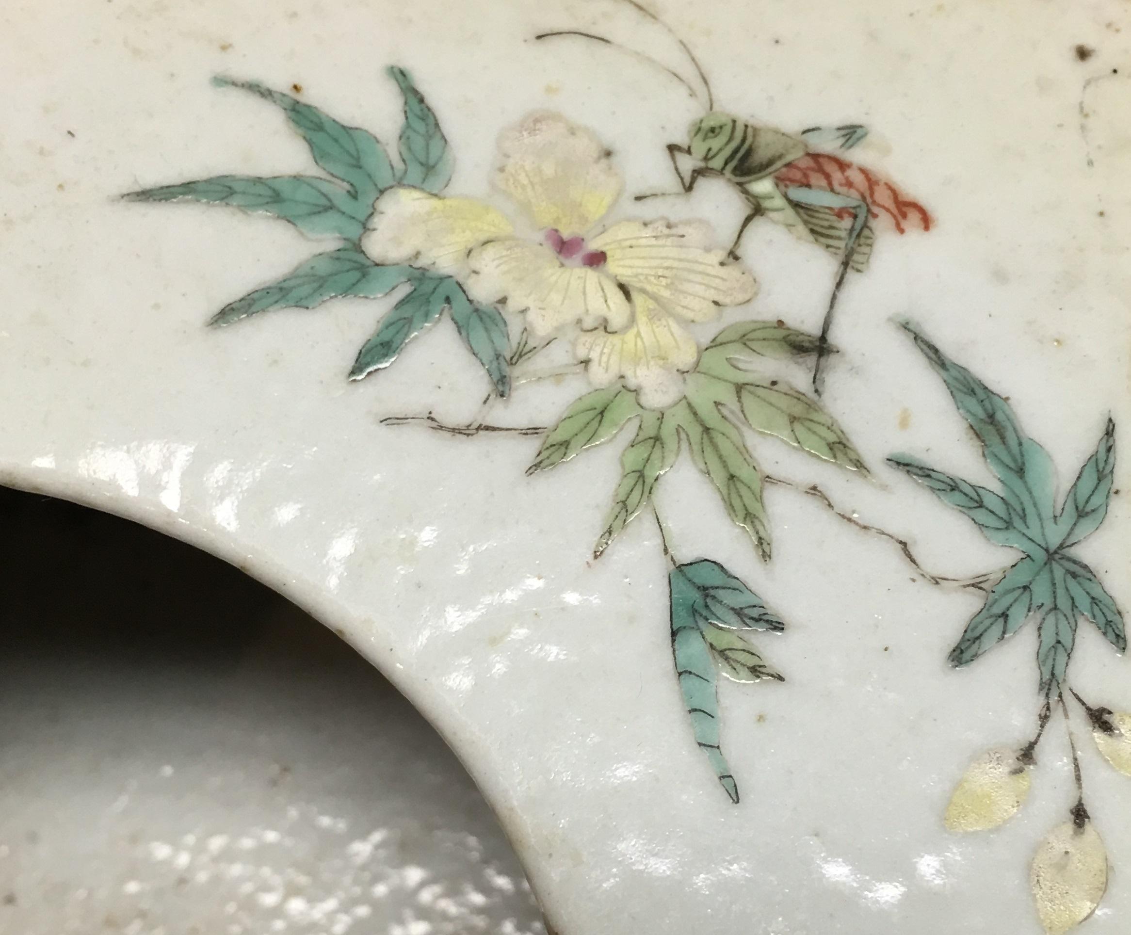 Vaso cinese di forma quadrata in porcellana, XIX secolo. in vendita 4