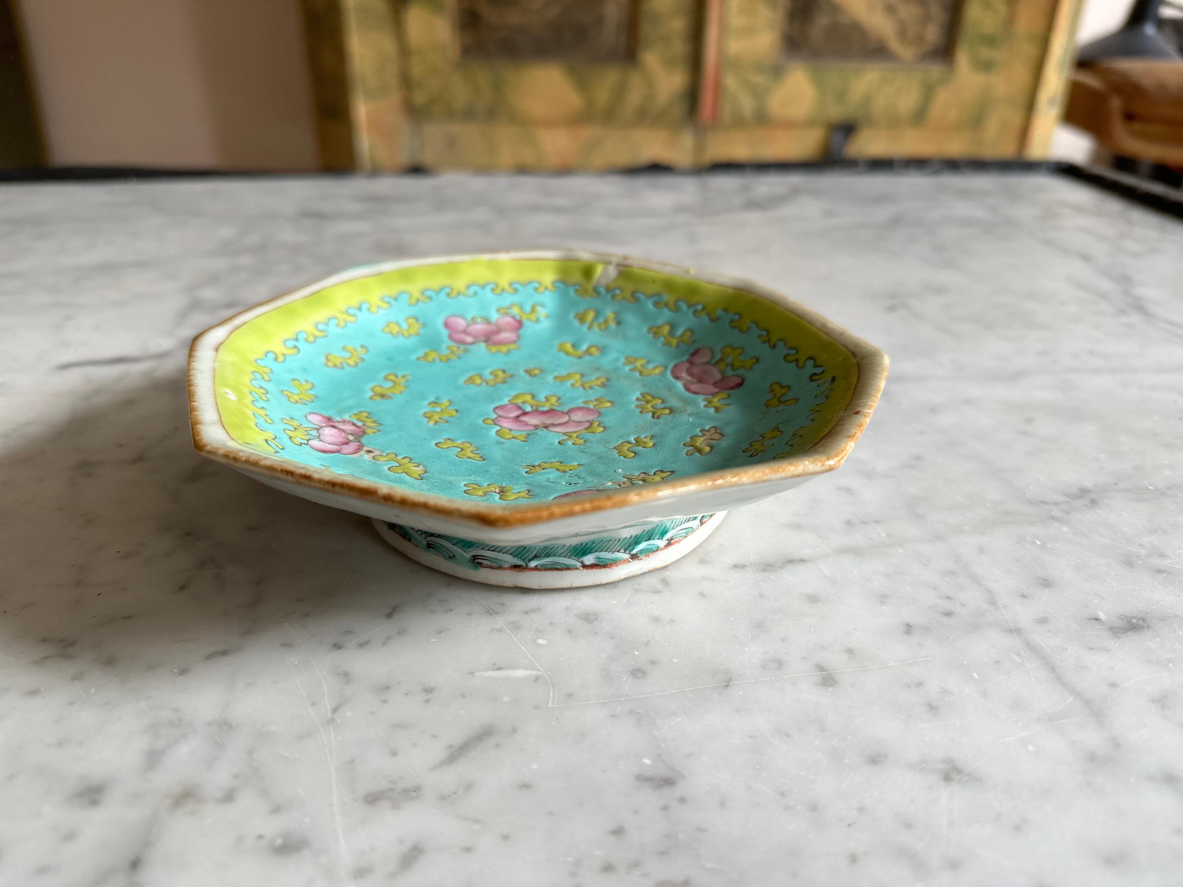 19th Century Chinese standing bowl, turquoise with peaches, late Qing Dynasty For Sale