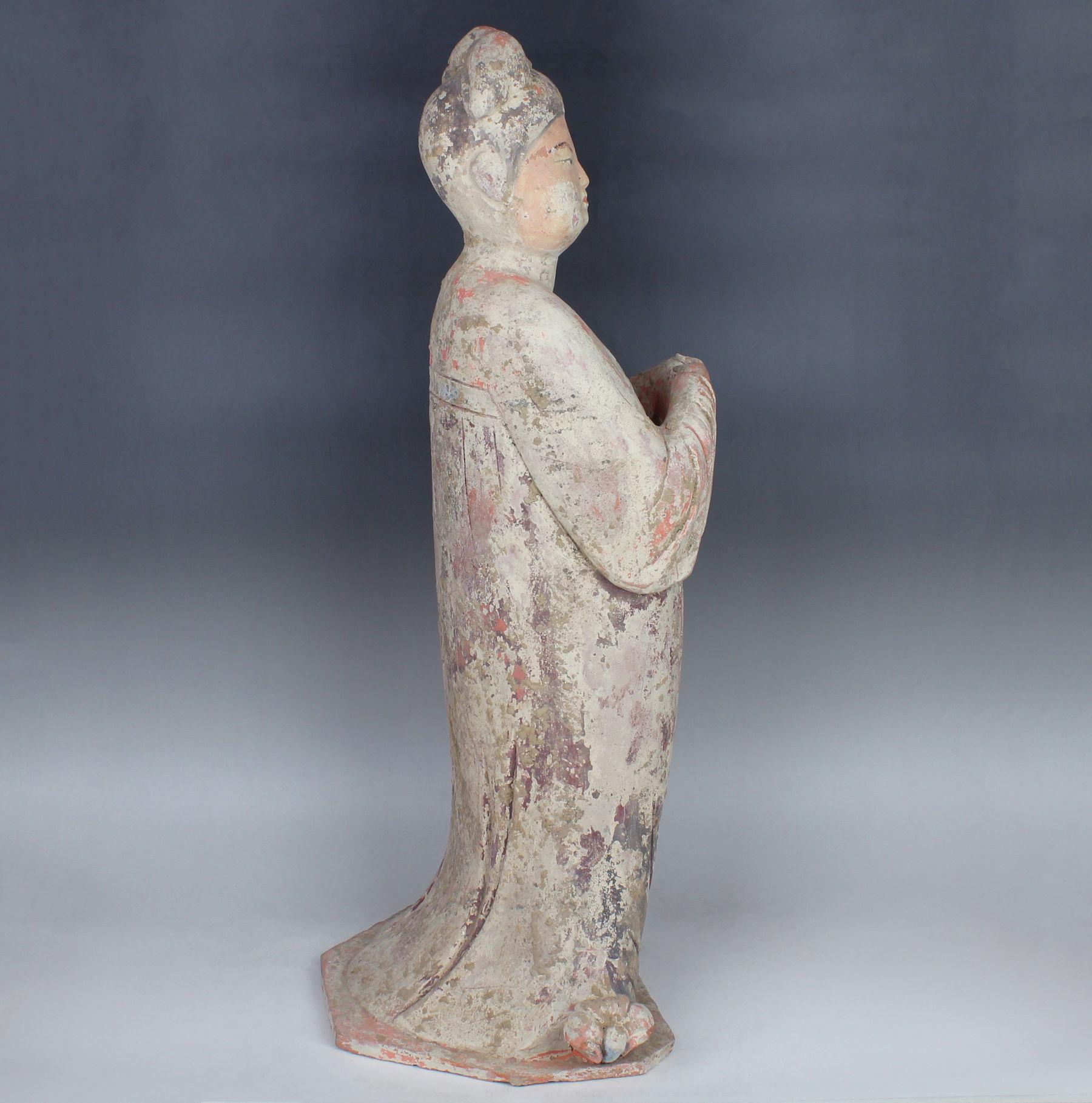 Chinese statuette of a Fat Lady For Sale 5