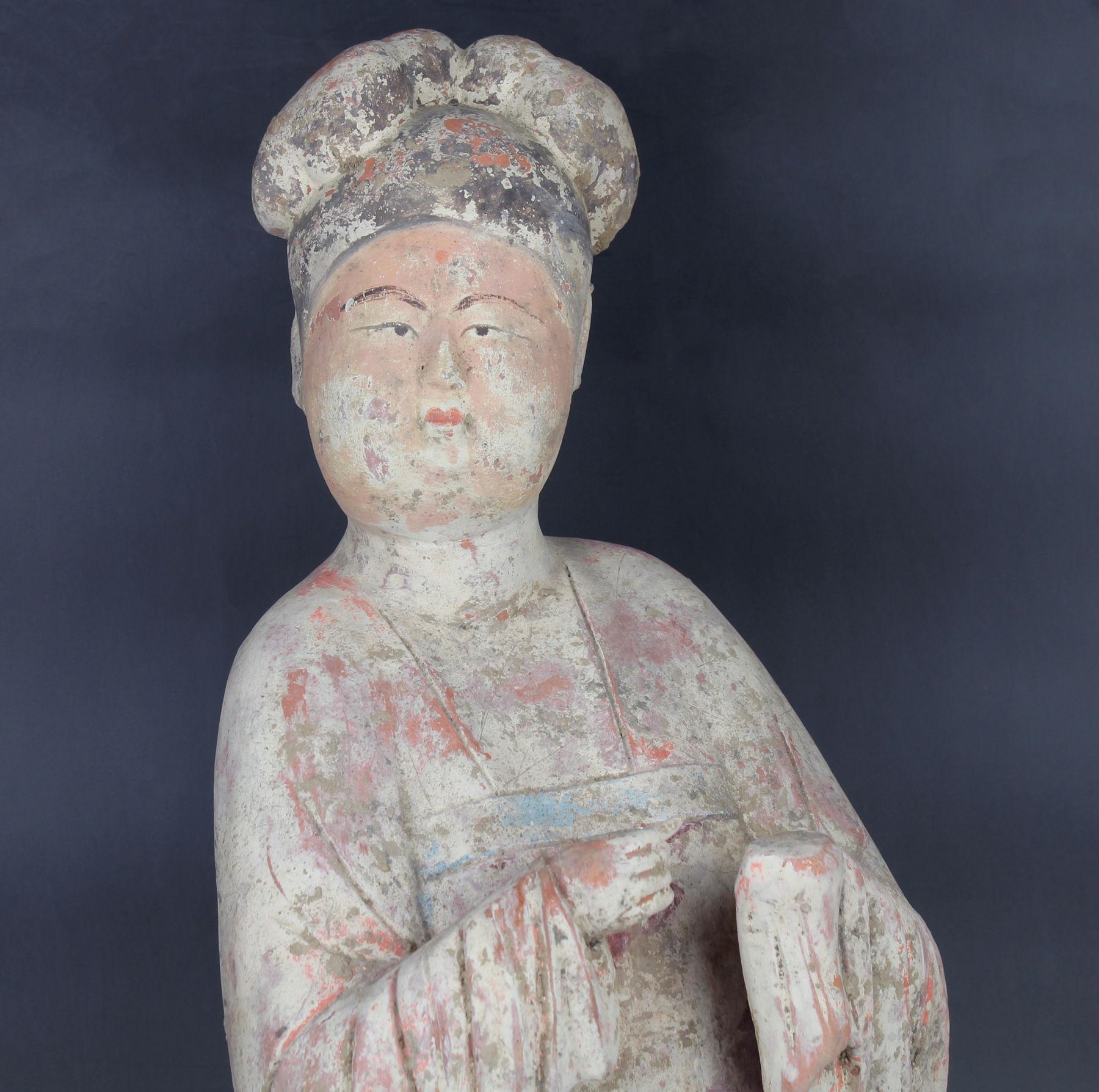 Chinese statuette of a Fat Lady For Sale 7