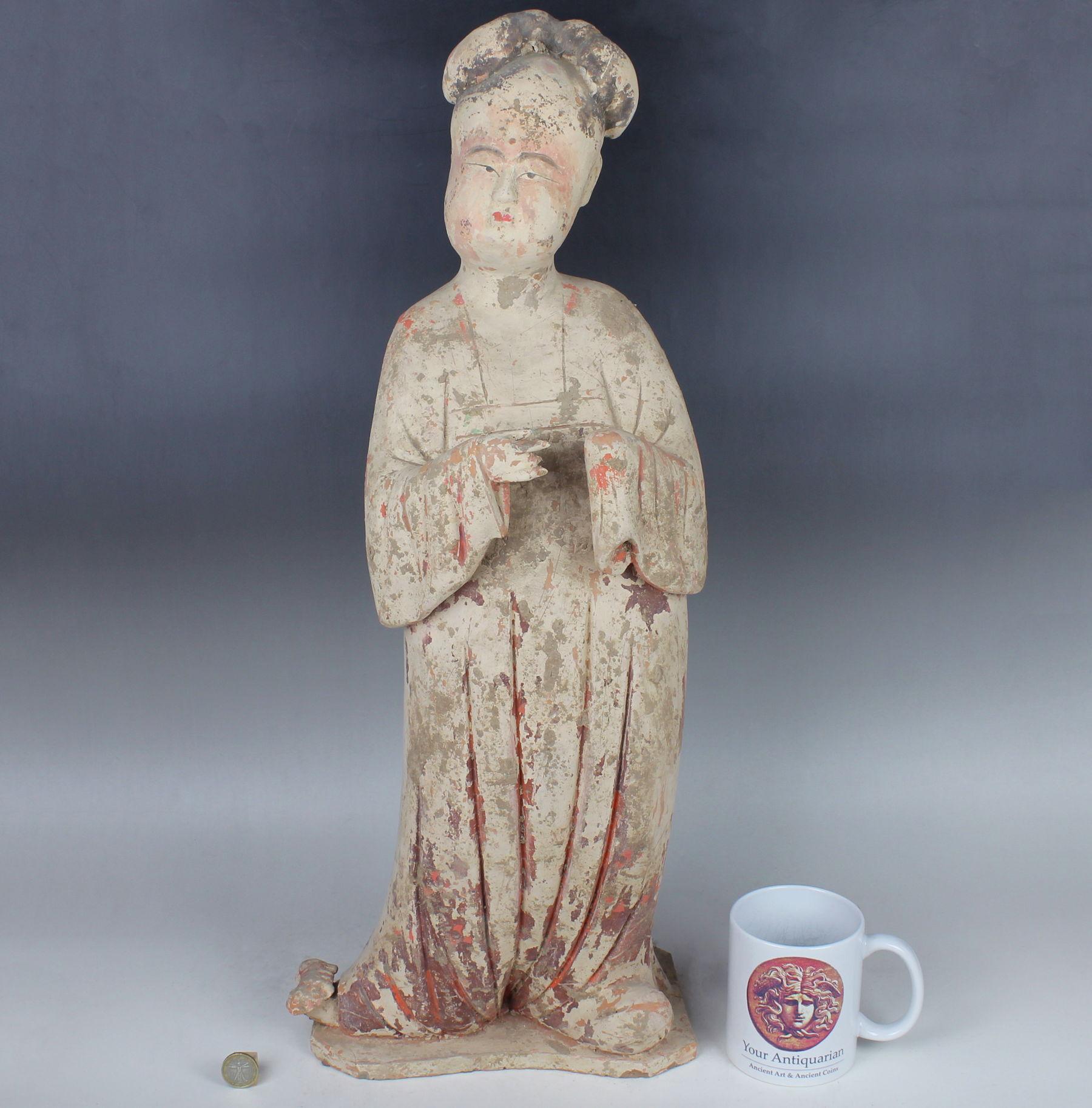 Chinese statuette of a Fat Lady In Good Condition For Sale In EL CAMPELLO, ES