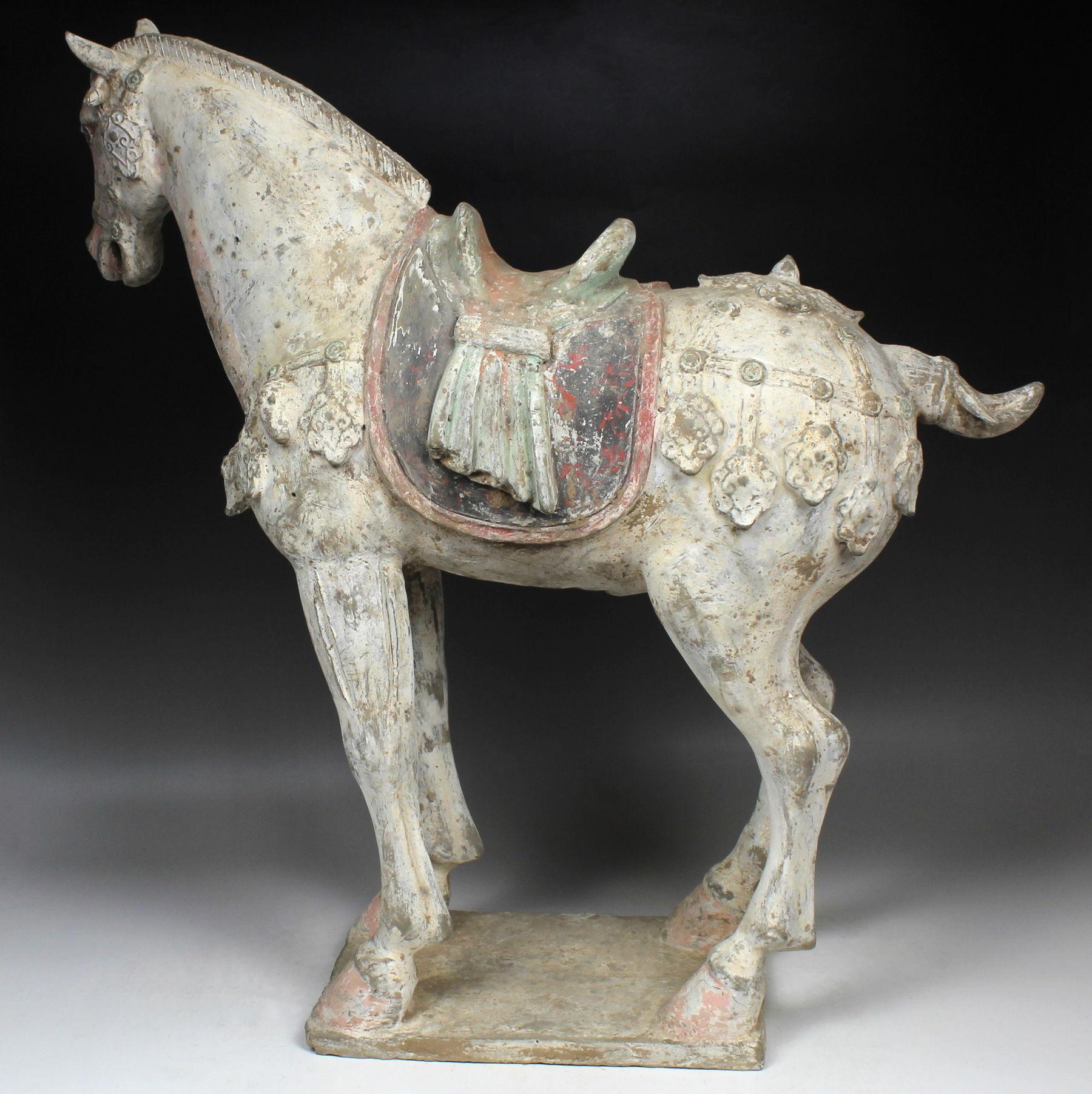 Chinese statuette of a horse For Sale 5