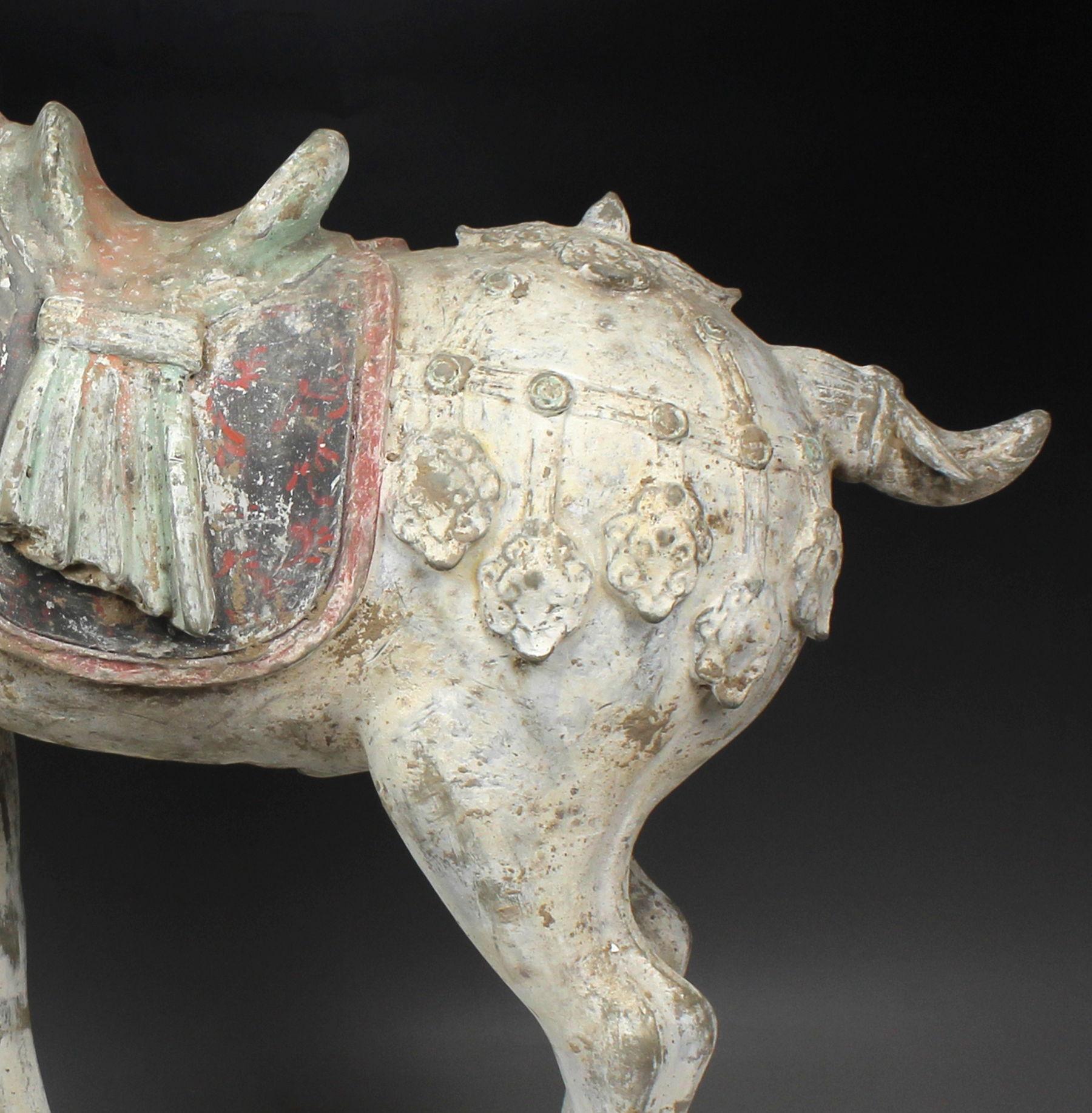 Chinese statuette of a horse For Sale 6