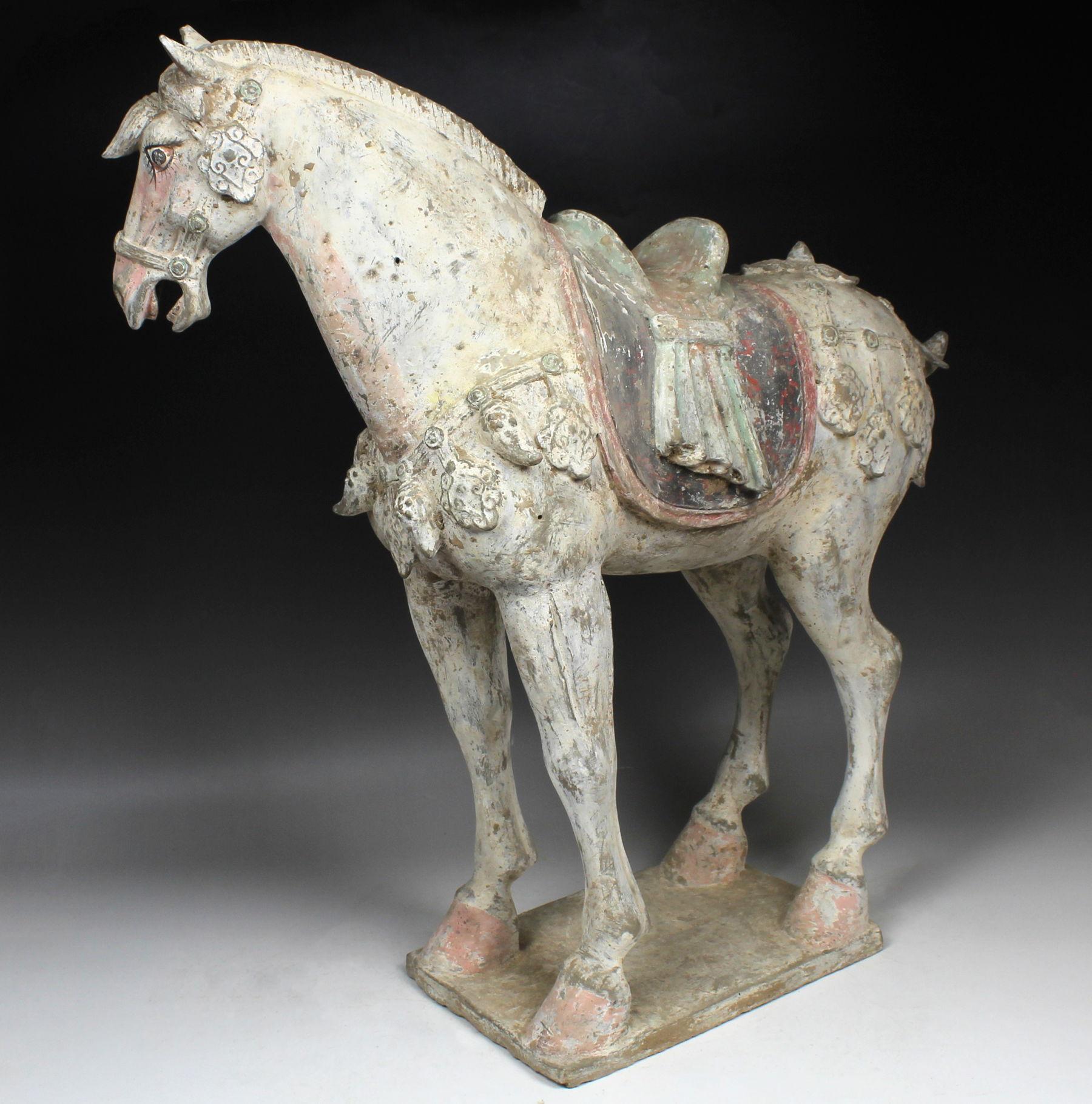 Chinese statuette of a horse For Sale 7