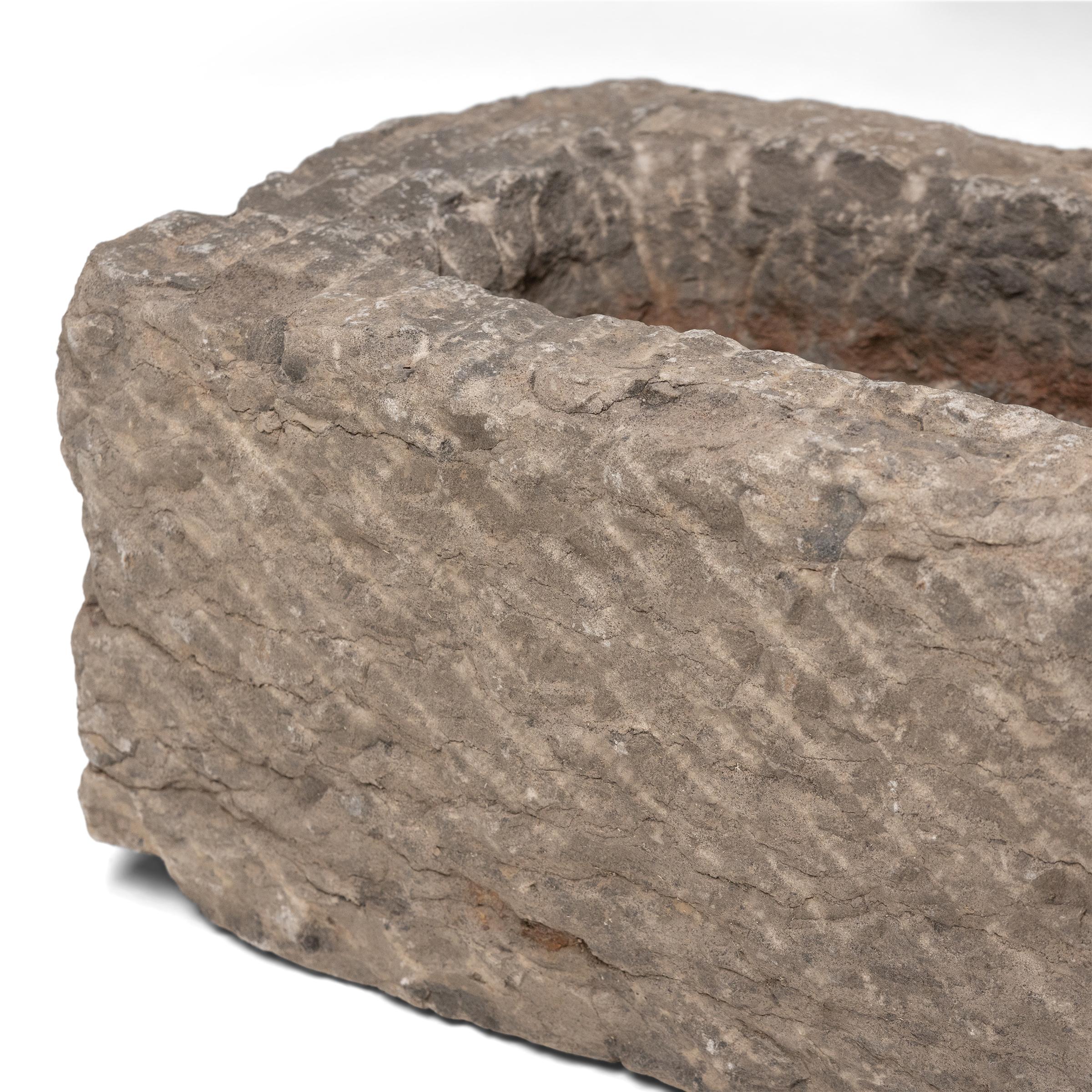 Minimaliste Chinese Stone Courtyard Trough, c. 1850 en vente
