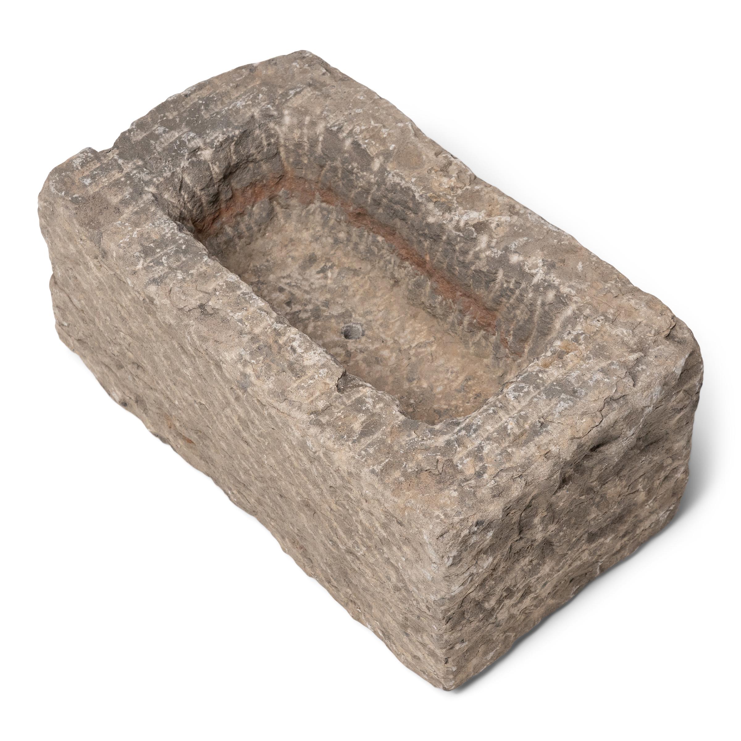 Chinois Chinese Stone Courtyard Trough, c. 1850 en vente