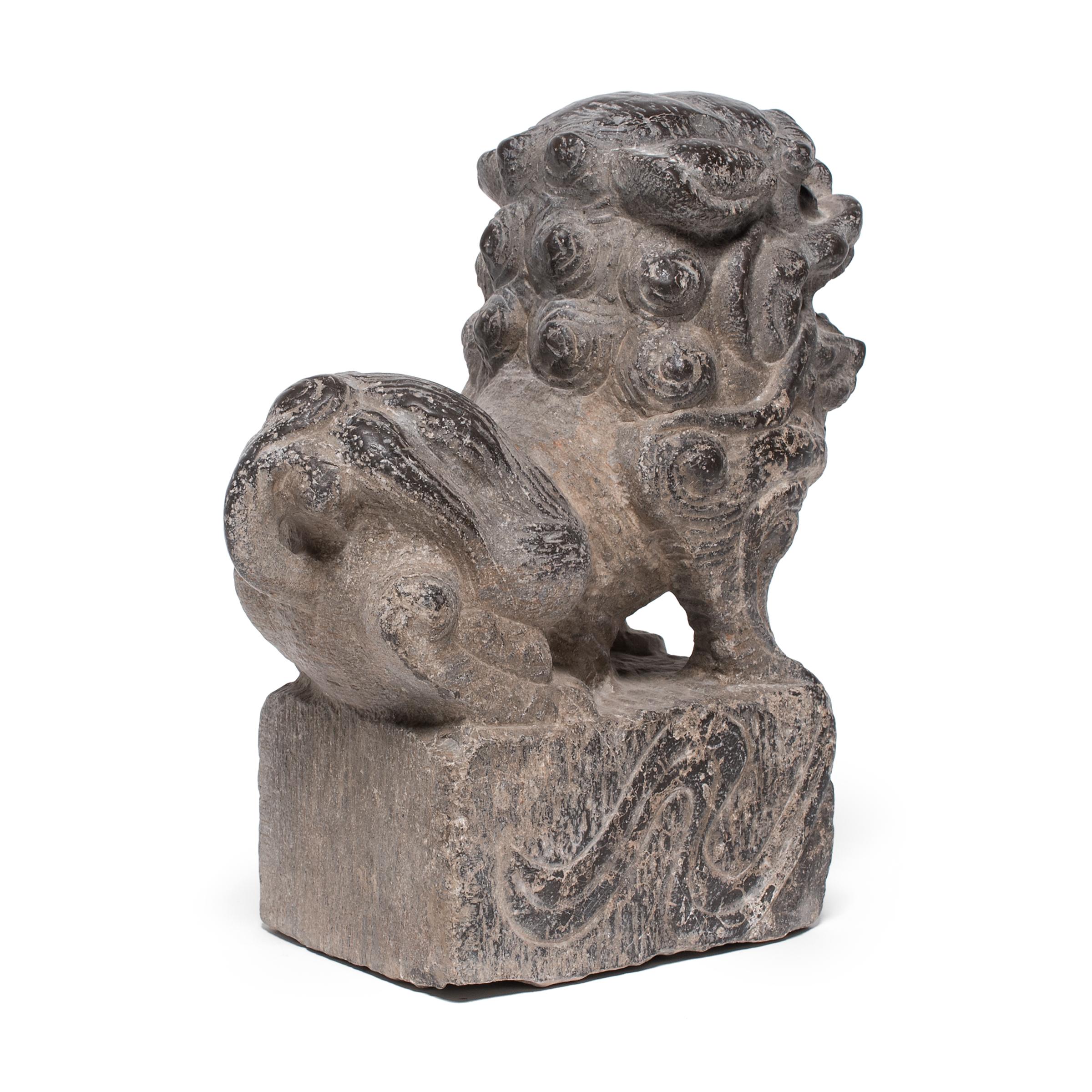 Chinese Stone Fu Dog Guardian Charm In Good Condition For Sale In Chicago, IL