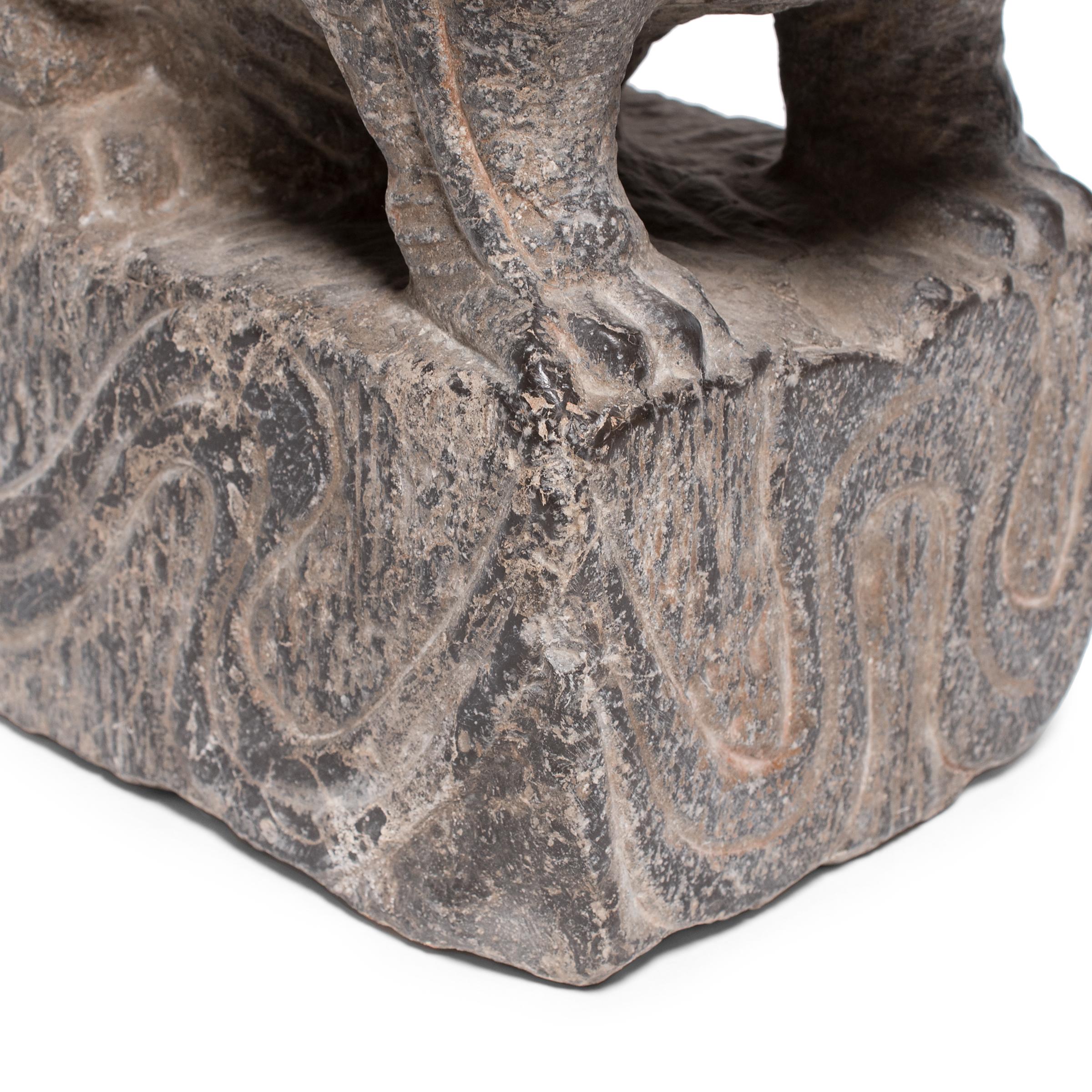 Calcaire Charm en pierre chinoise Fu Dog Guardian Charm en vente