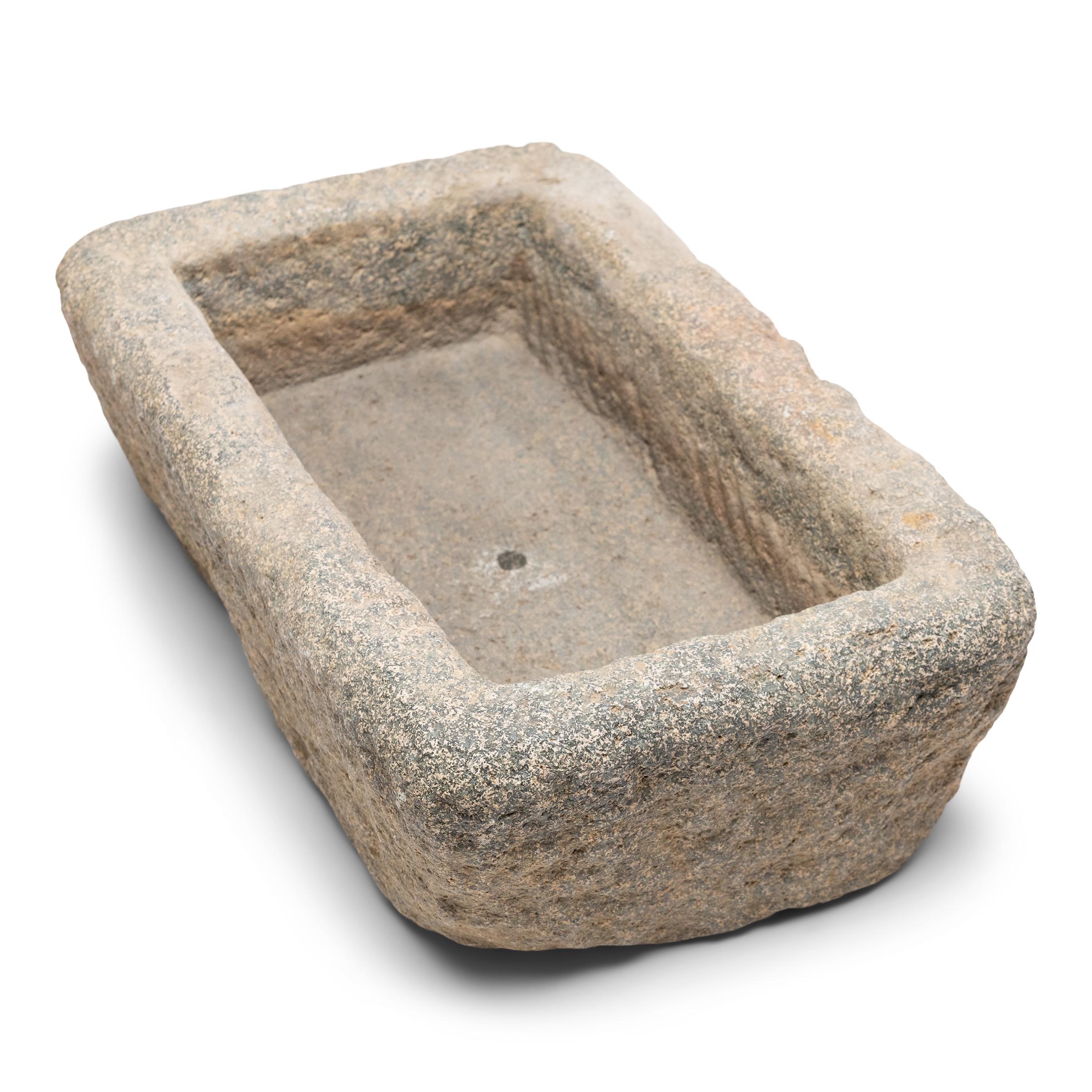 Minimalismo Abbeveratoio da giardino cinese in pietra, 1850 ca. in vendita