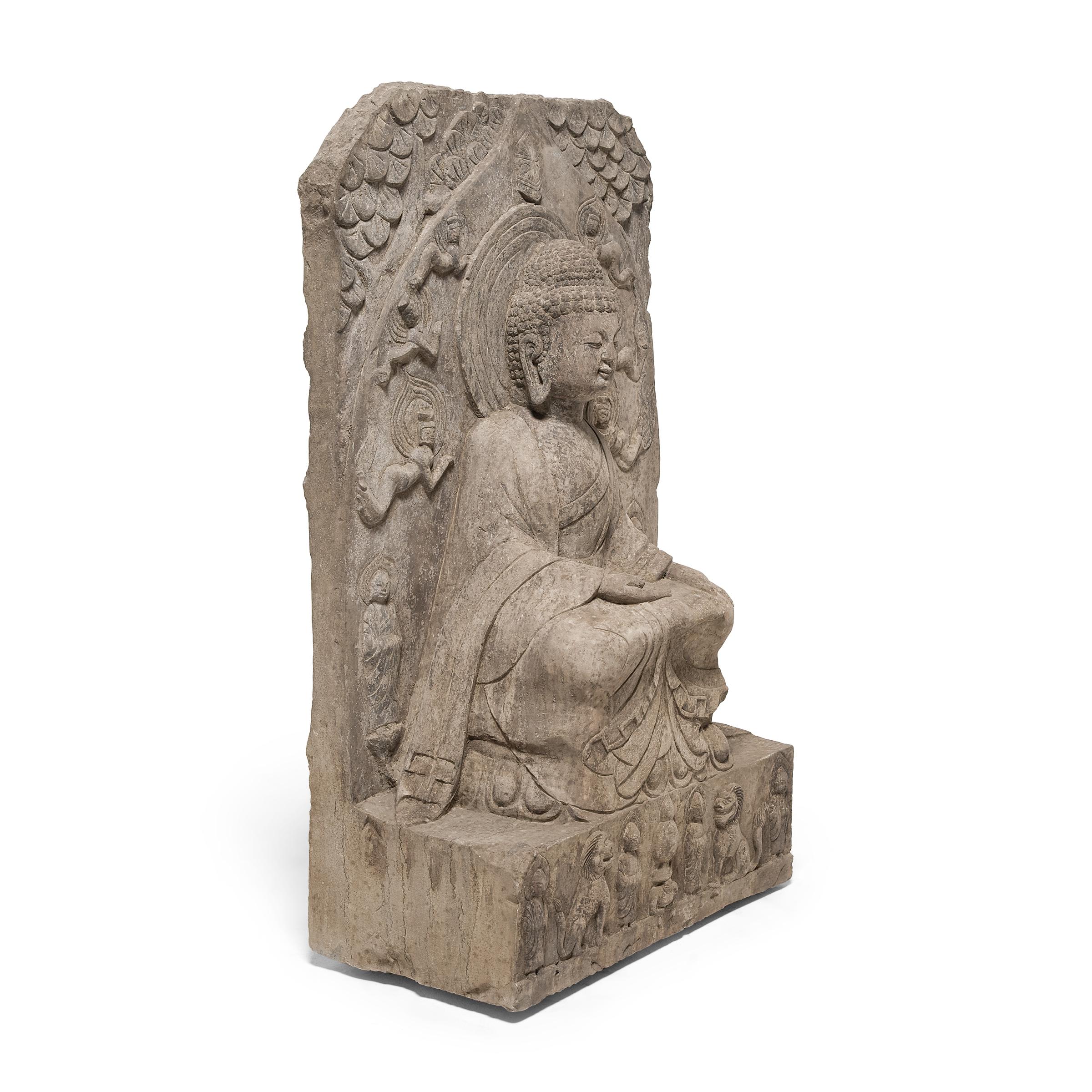 Chinois Stele de Bouddha Shakyamuni assis en pierre chinoise, vers 1850 en vente