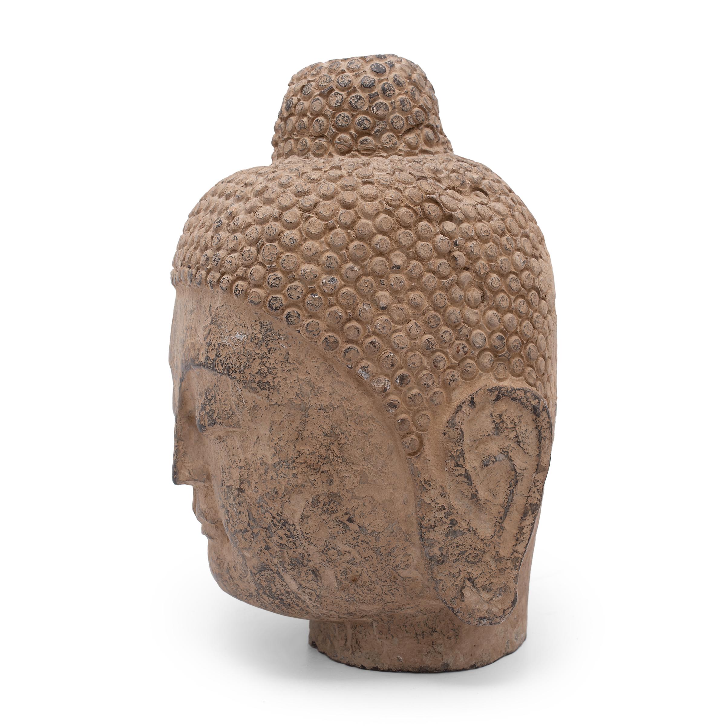 Chinesischer Buddha-Kopf aus Stein mit Shakyamuni-Muster (Geschnitzt) im Angebot