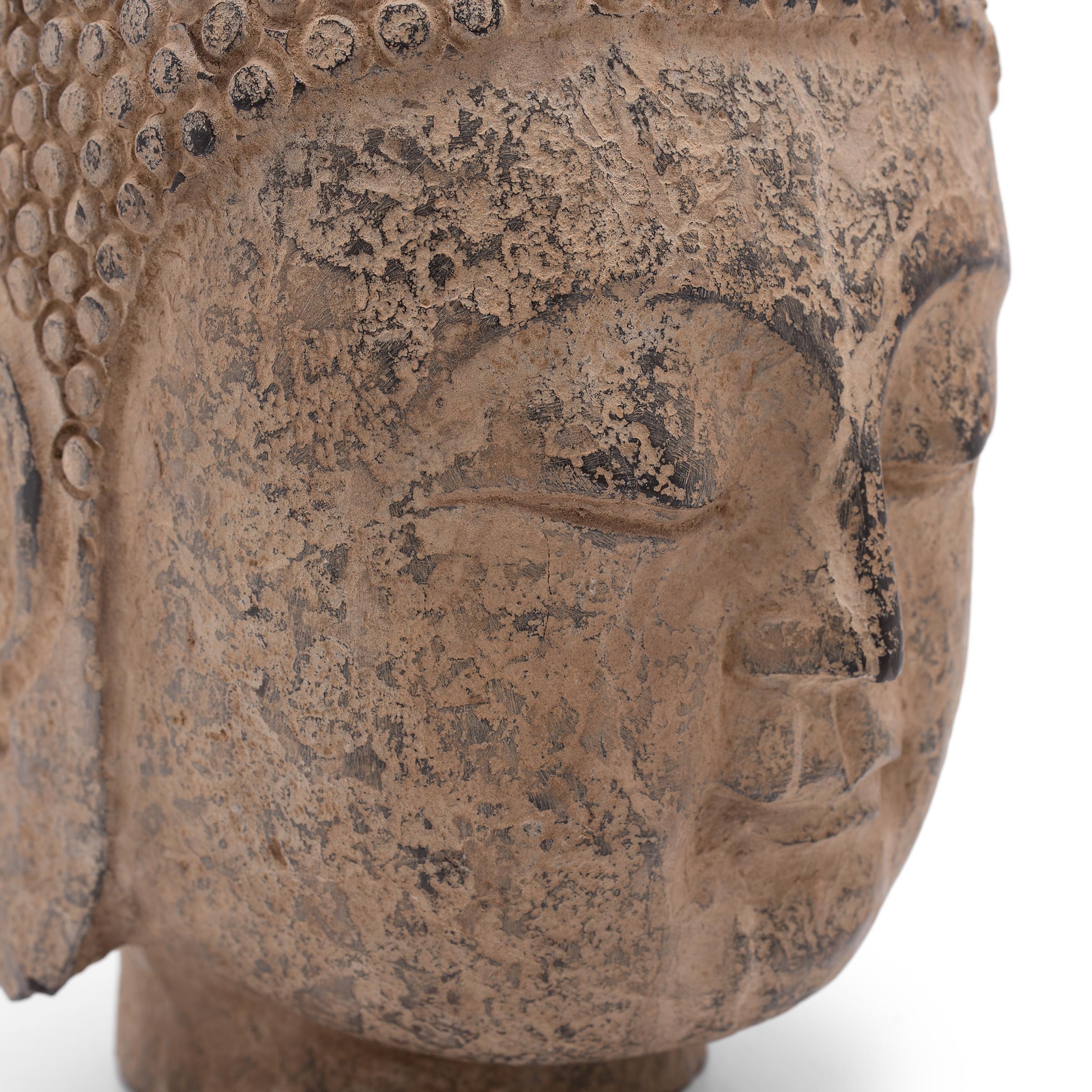 Chinesischer Buddha-Kopf aus Stein mit Shakyamuni-Muster (20. Jahrhundert) im Angebot