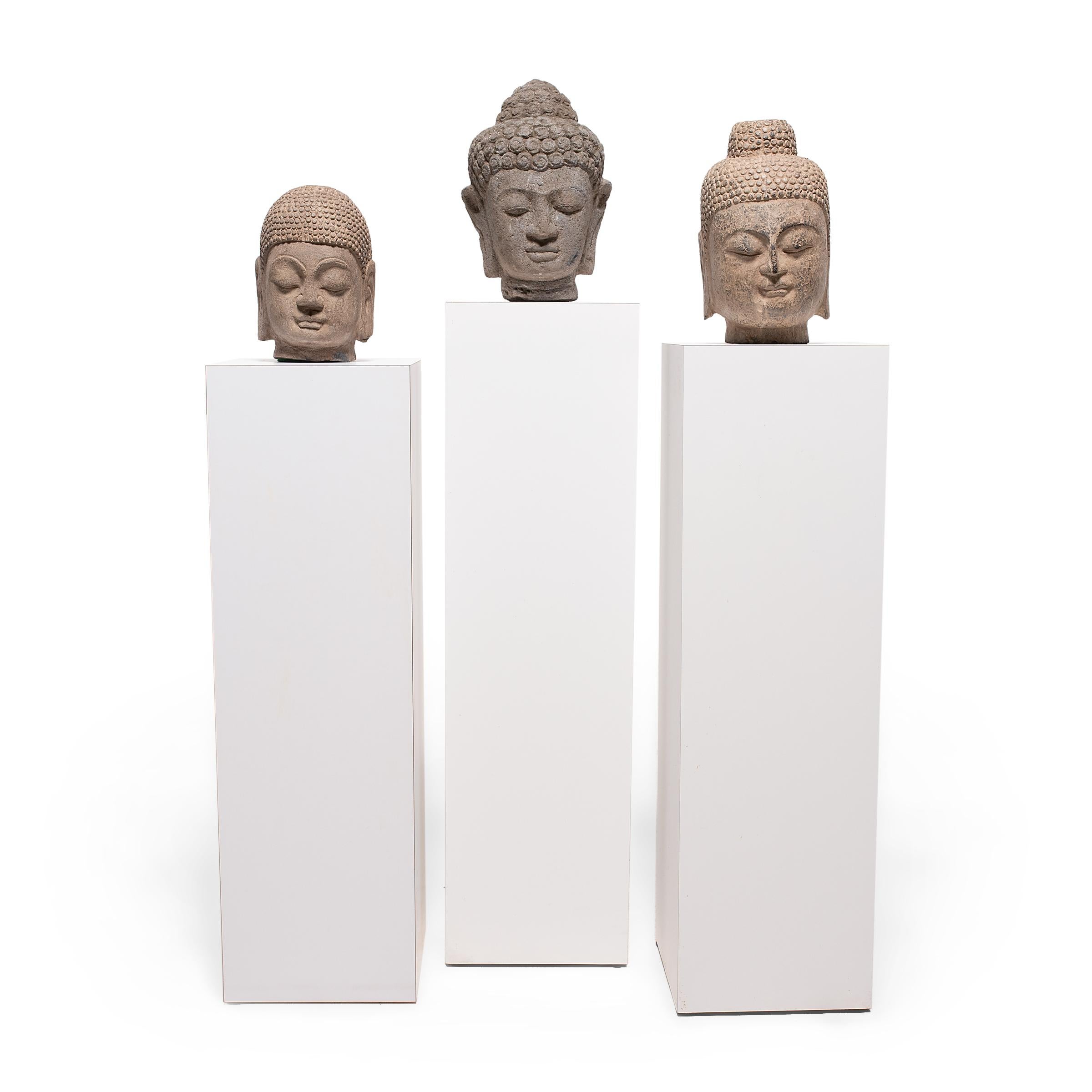 Chinesischer Buddha-Kopf aus Stein mit Shakyamuni-Muster im Angebot 3